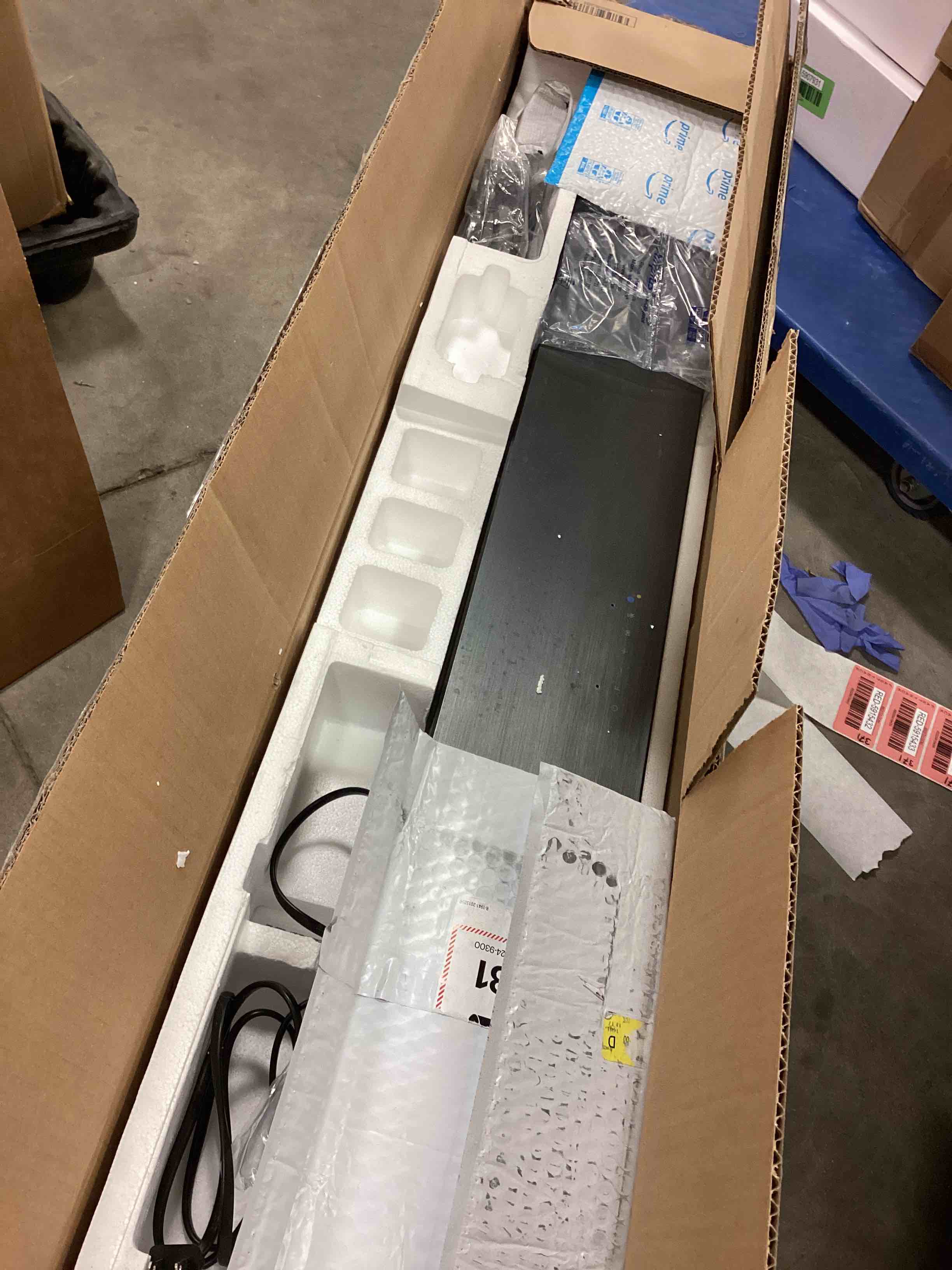 https://s3.amazonaws.com/lotting-images-prod/bidfta/RED5915432_1710866466988.jpeg