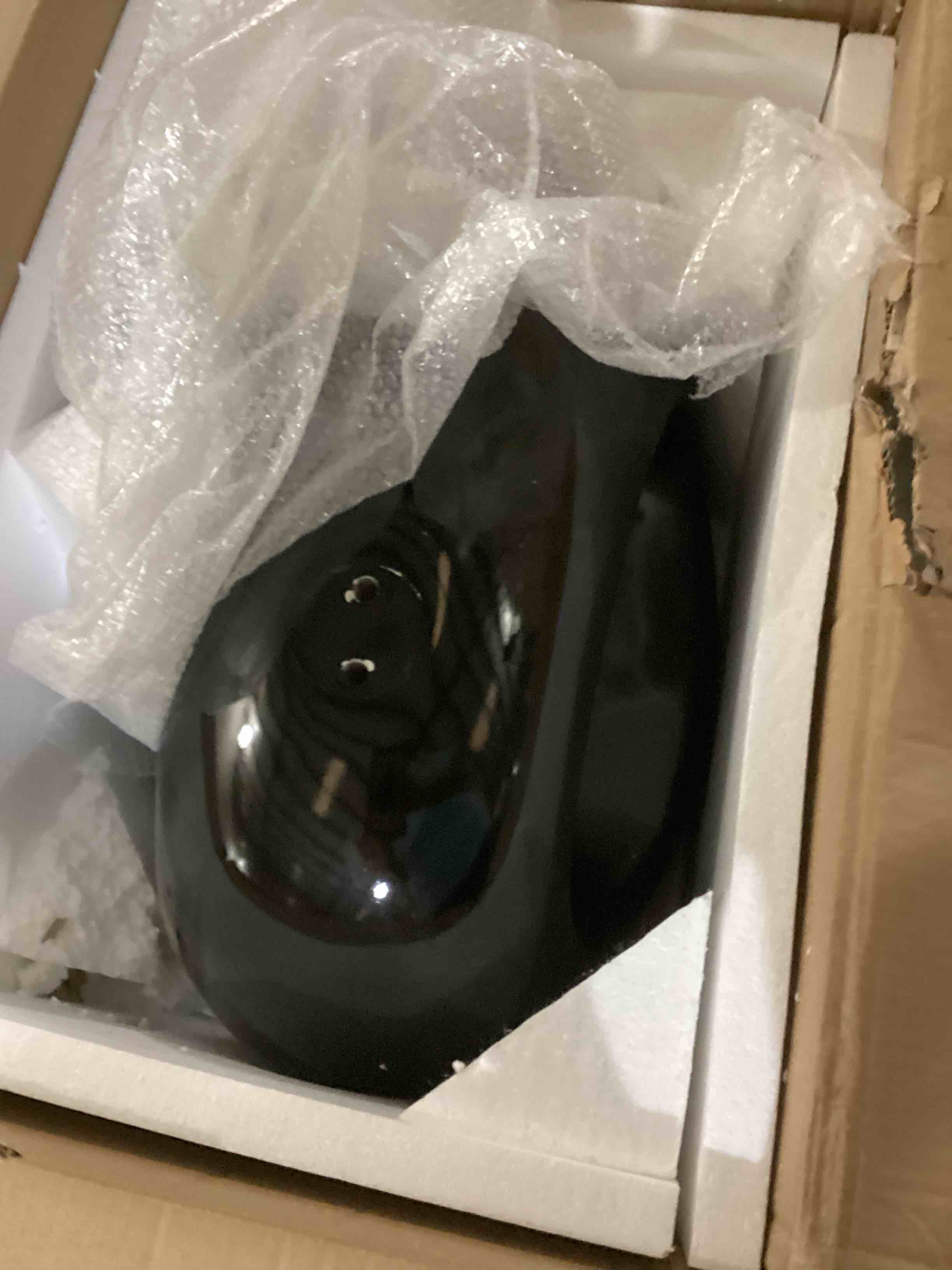 https://s3.amazonaws.com/lotting-images-prod/bidfta/RED5924059_1727356311149.jpeg