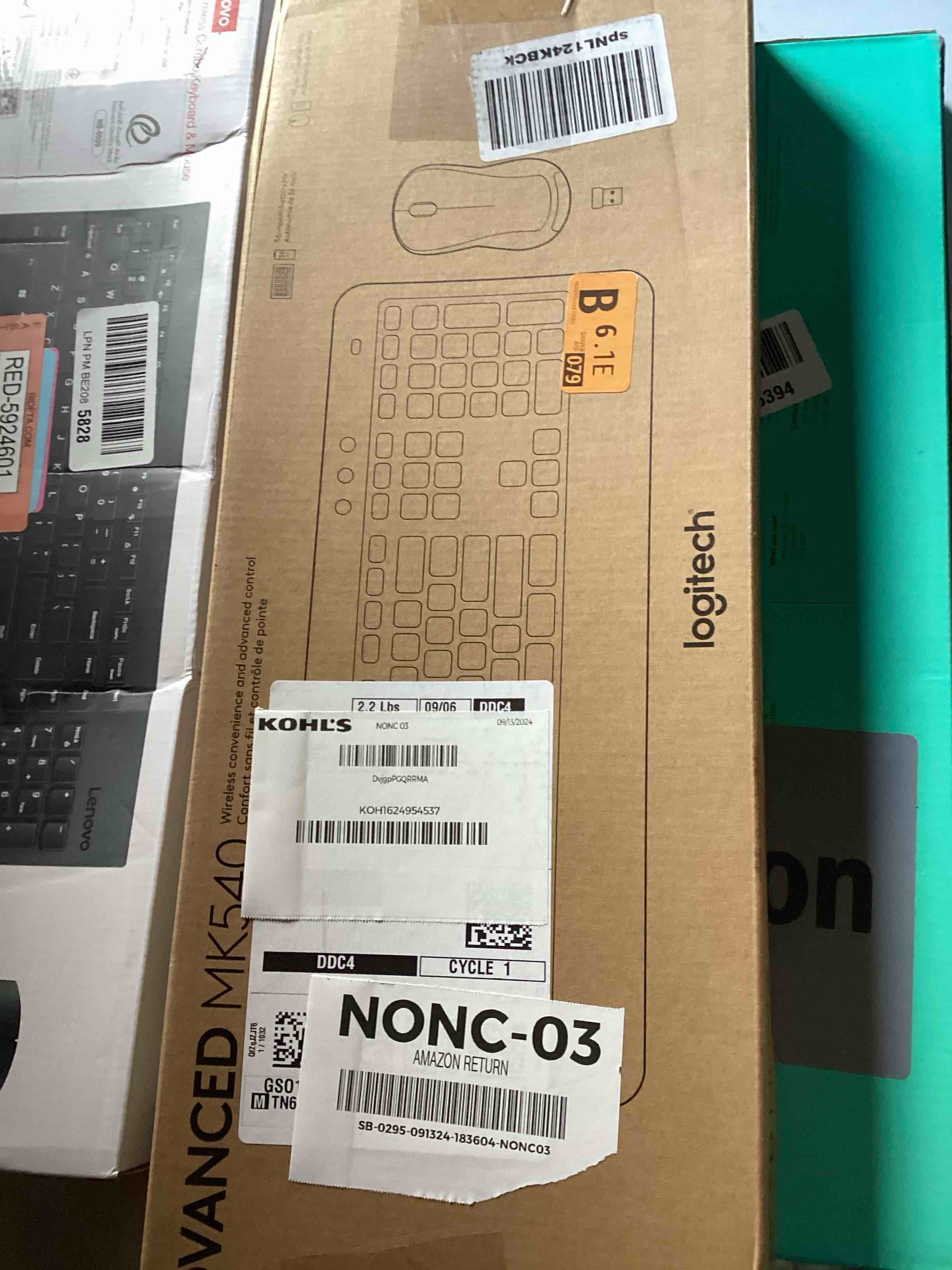 https://s3.amazonaws.com/lotting-images-prod/bidfta/RED5924608_1729018429538.jpeg