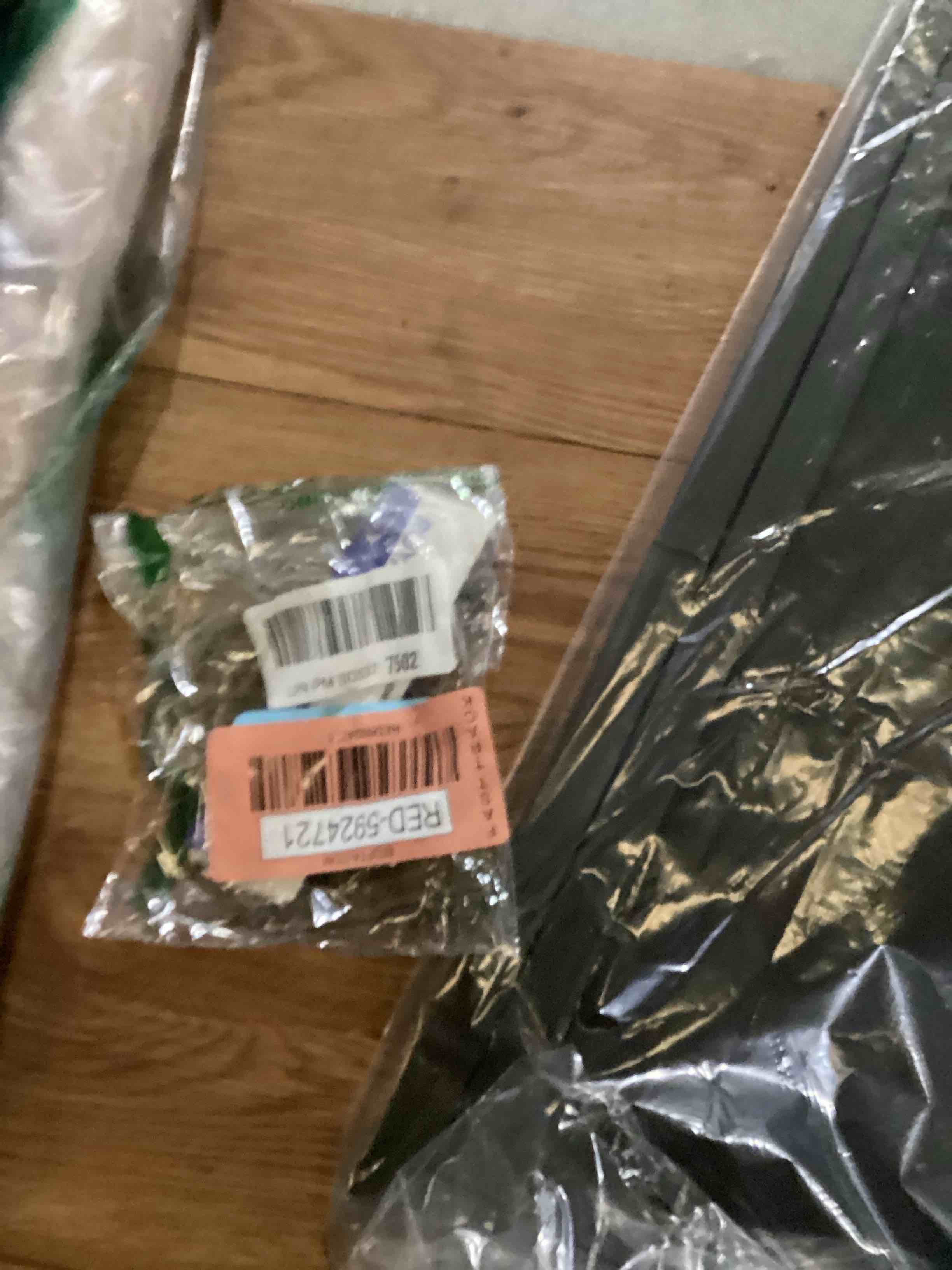 https://s3.amazonaws.com/lotting-images-prod/bidfta/RED5924720_1729171896266.jpeg