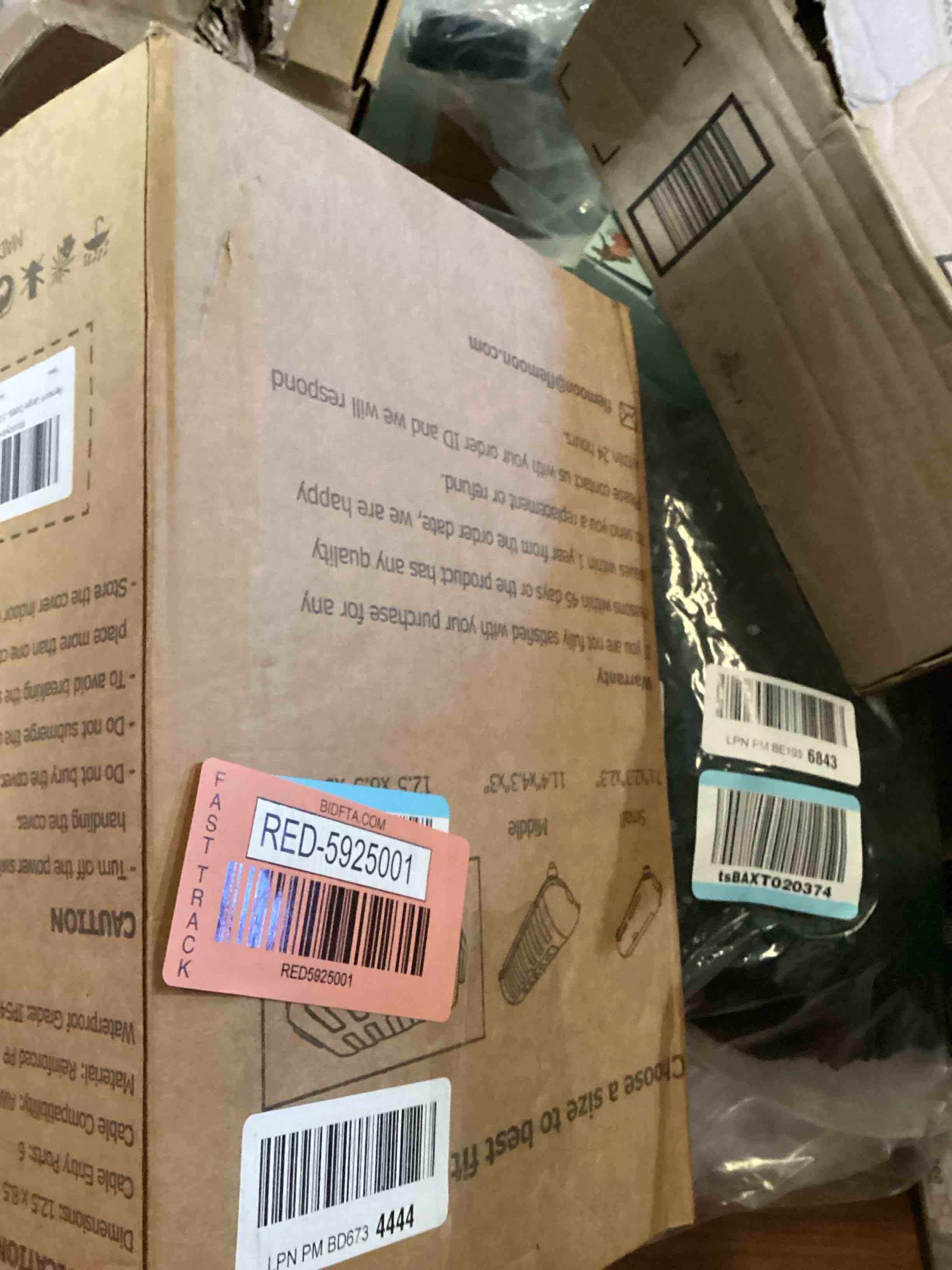 https://s3.amazonaws.com/lotting-images-prod/bidfta/RED5925001_1729272604256.jpeg