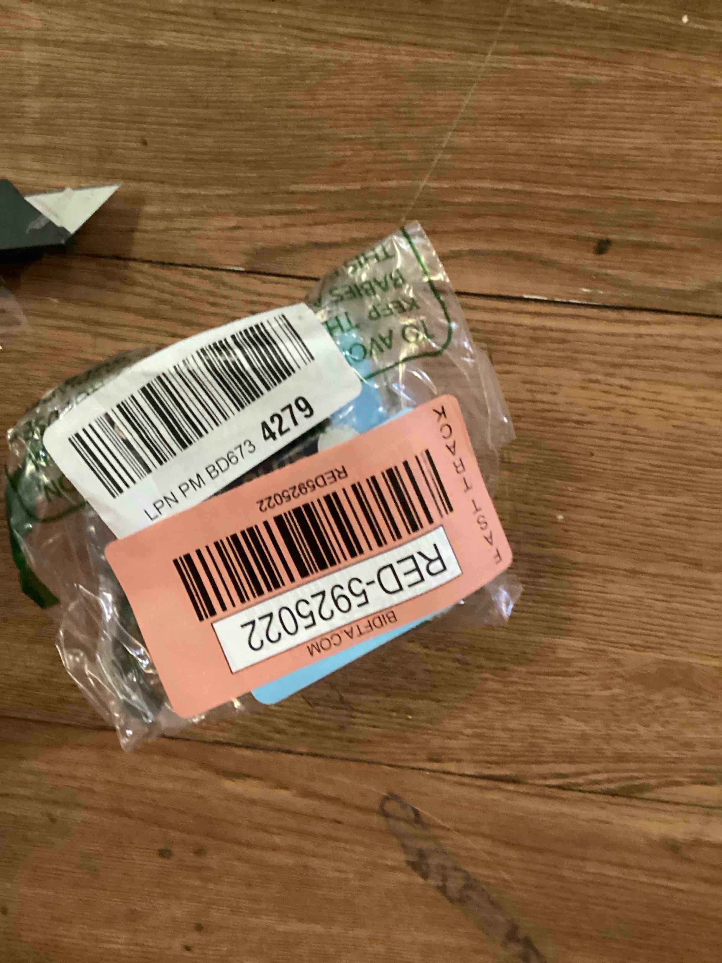 https://s3.amazonaws.com/lotting-images-prod/bidfta/RED5925022_1729278028337.jpeg