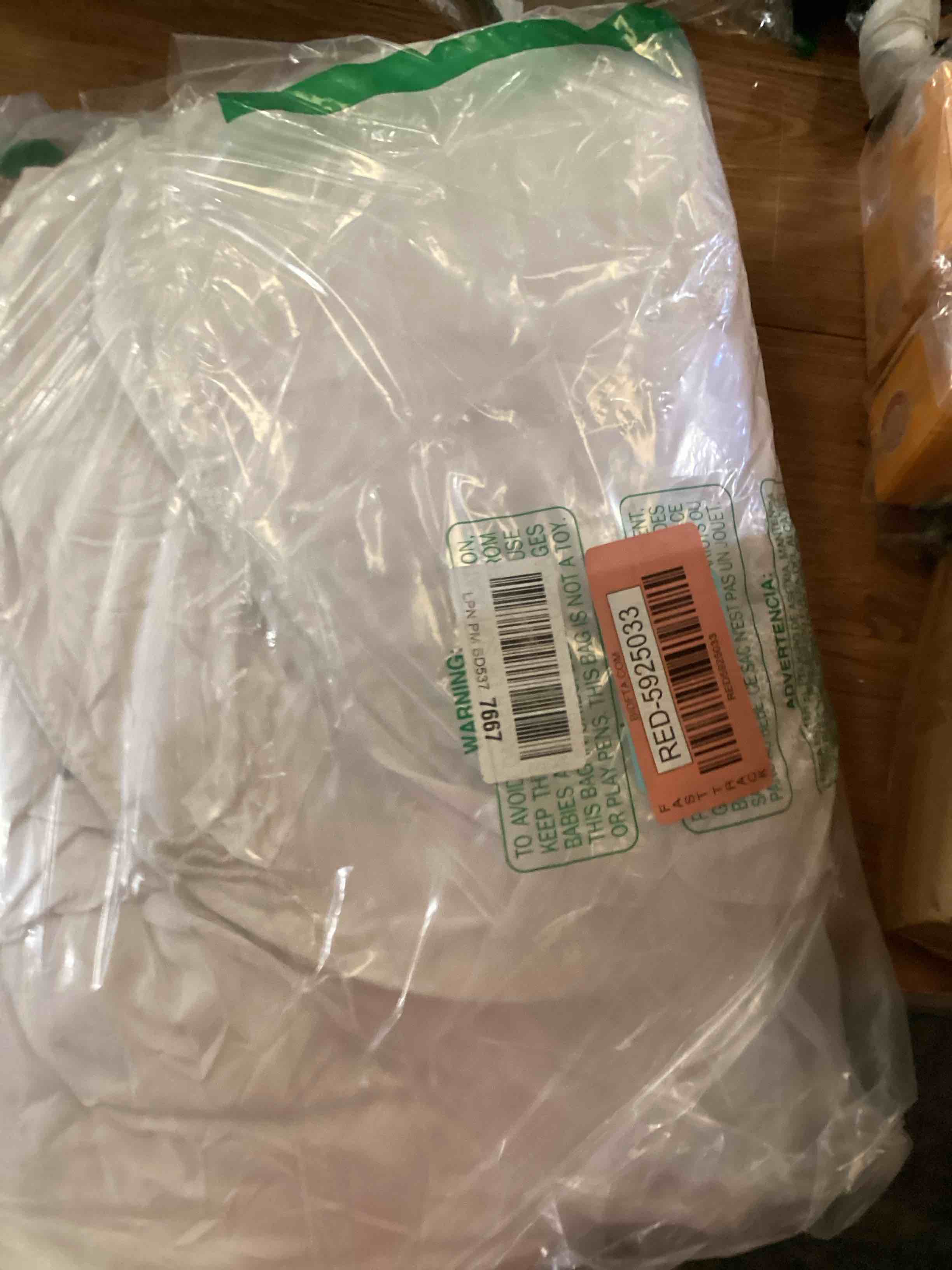 https://s3.amazonaws.com/lotting-images-prod/bidfta/RED5925033_1729273008795.jpeg