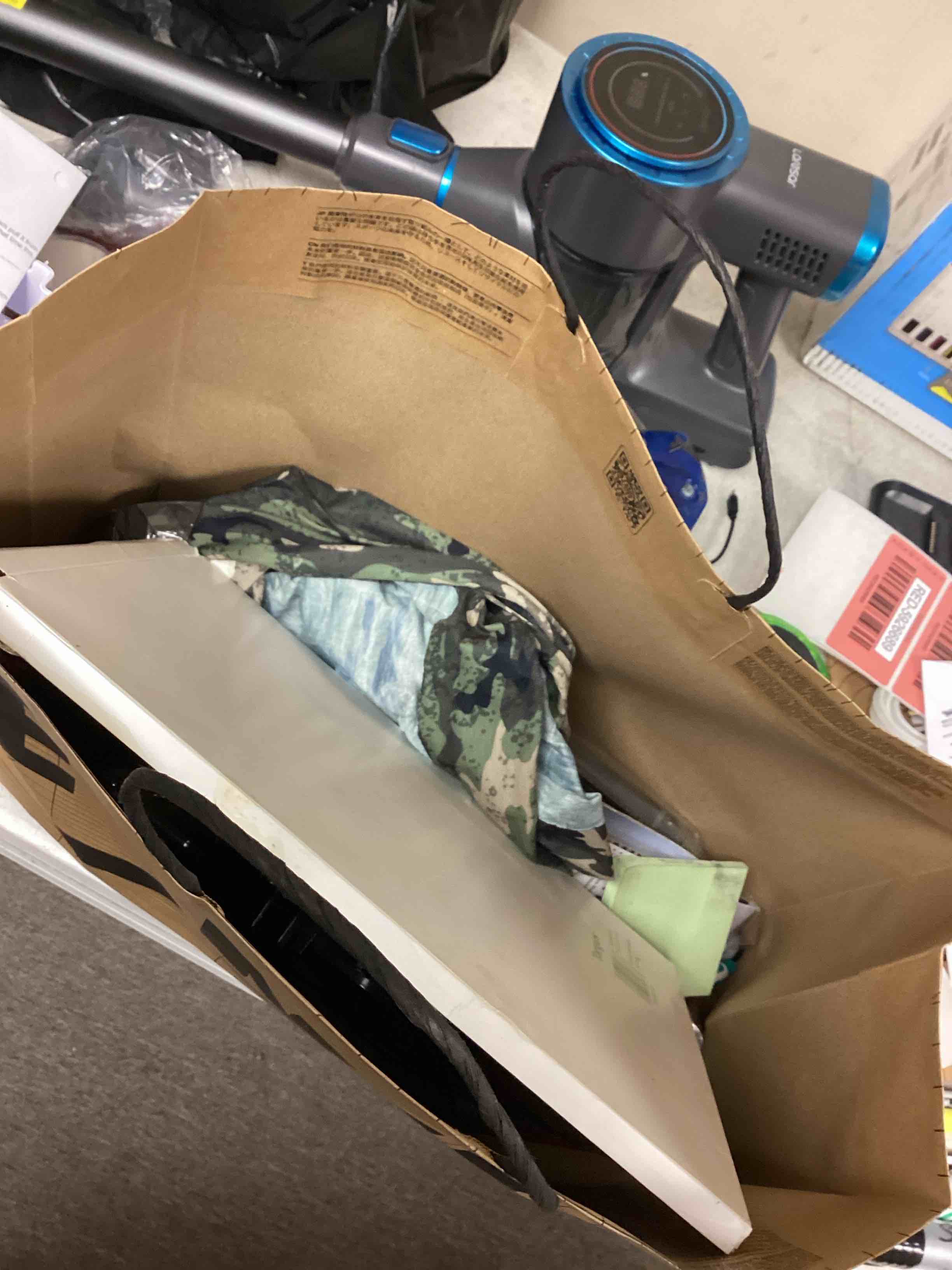 https://s3.amazonaws.com/lotting-images-prod/bidfta/RED5926697_1731971207699.jpeg