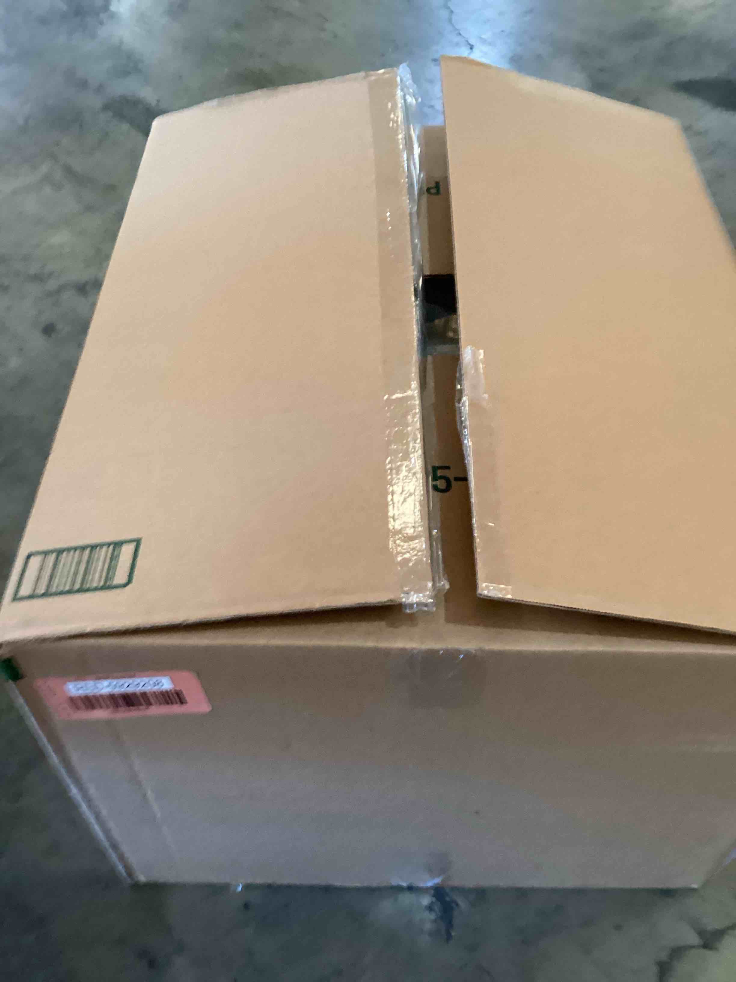 https://s3.amazonaws.com/lotting-images-prod/bidfta/RED5929208_1719500675436.jpeg