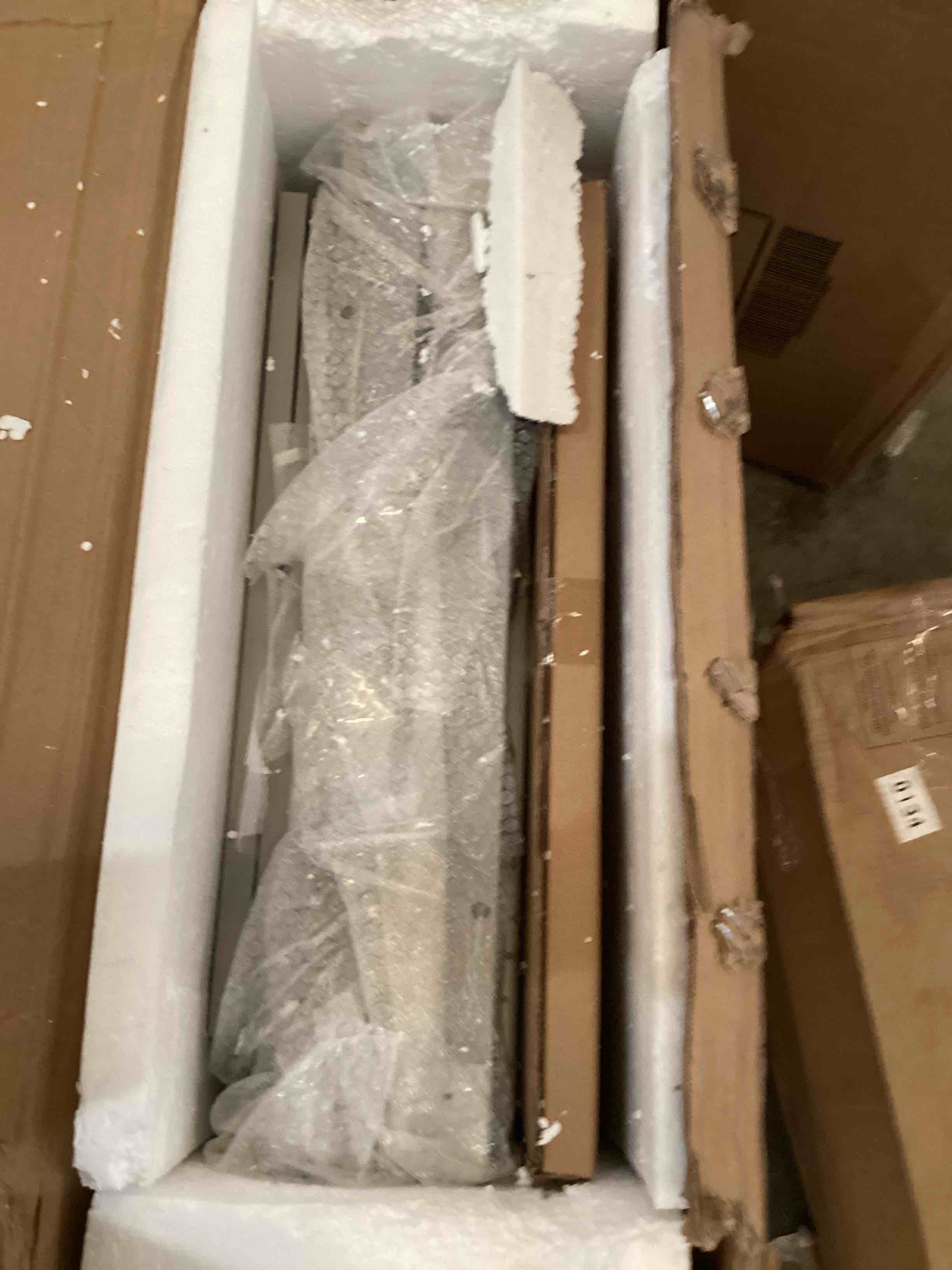 https://s3.amazonaws.com/lotting-images-prod/bidfta/RED5929536_1720724013523.jpeg