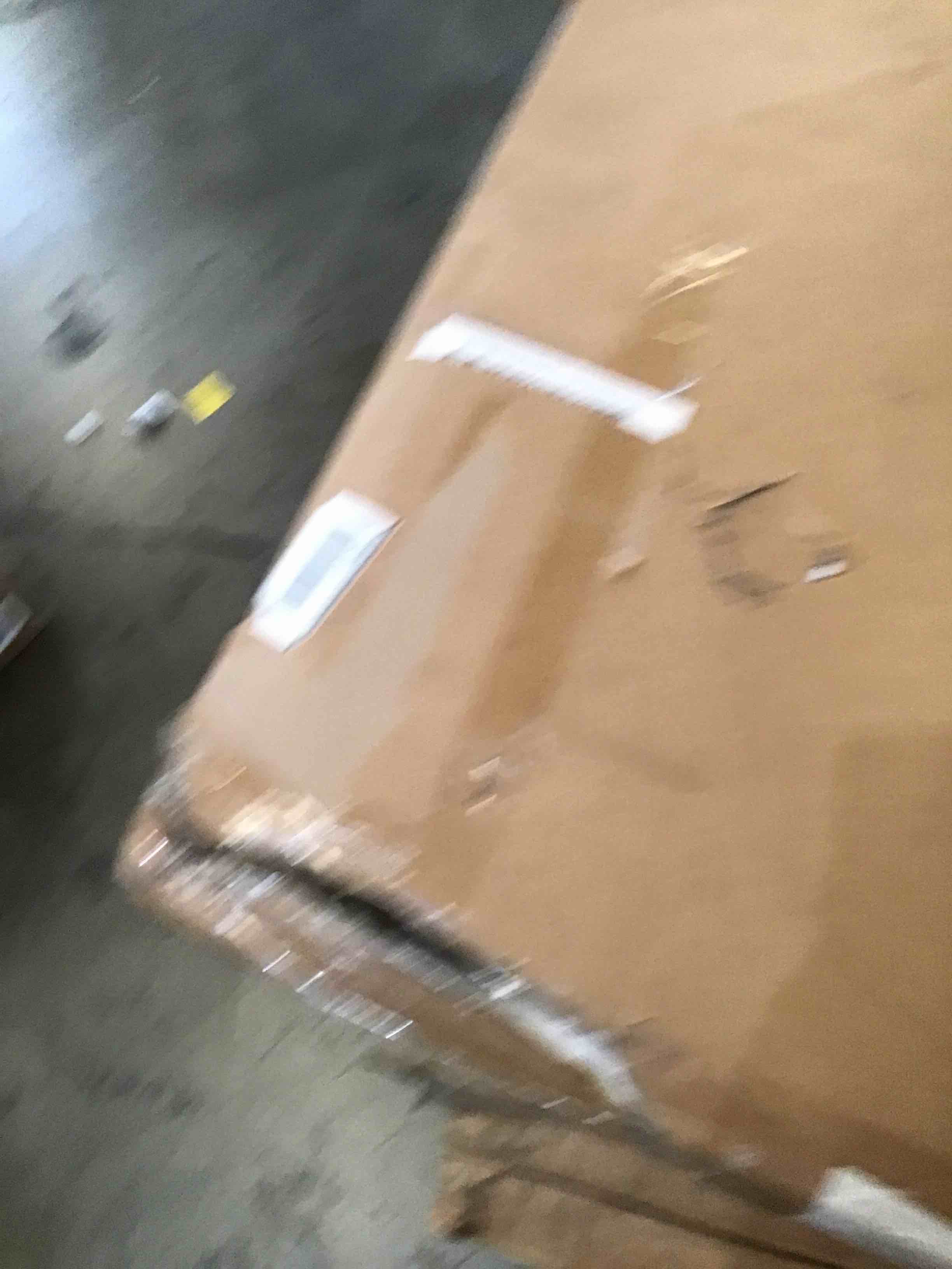 https://s3.amazonaws.com/lotting-images-prod/bidfta/RED5930422_1720466646819.jpeg