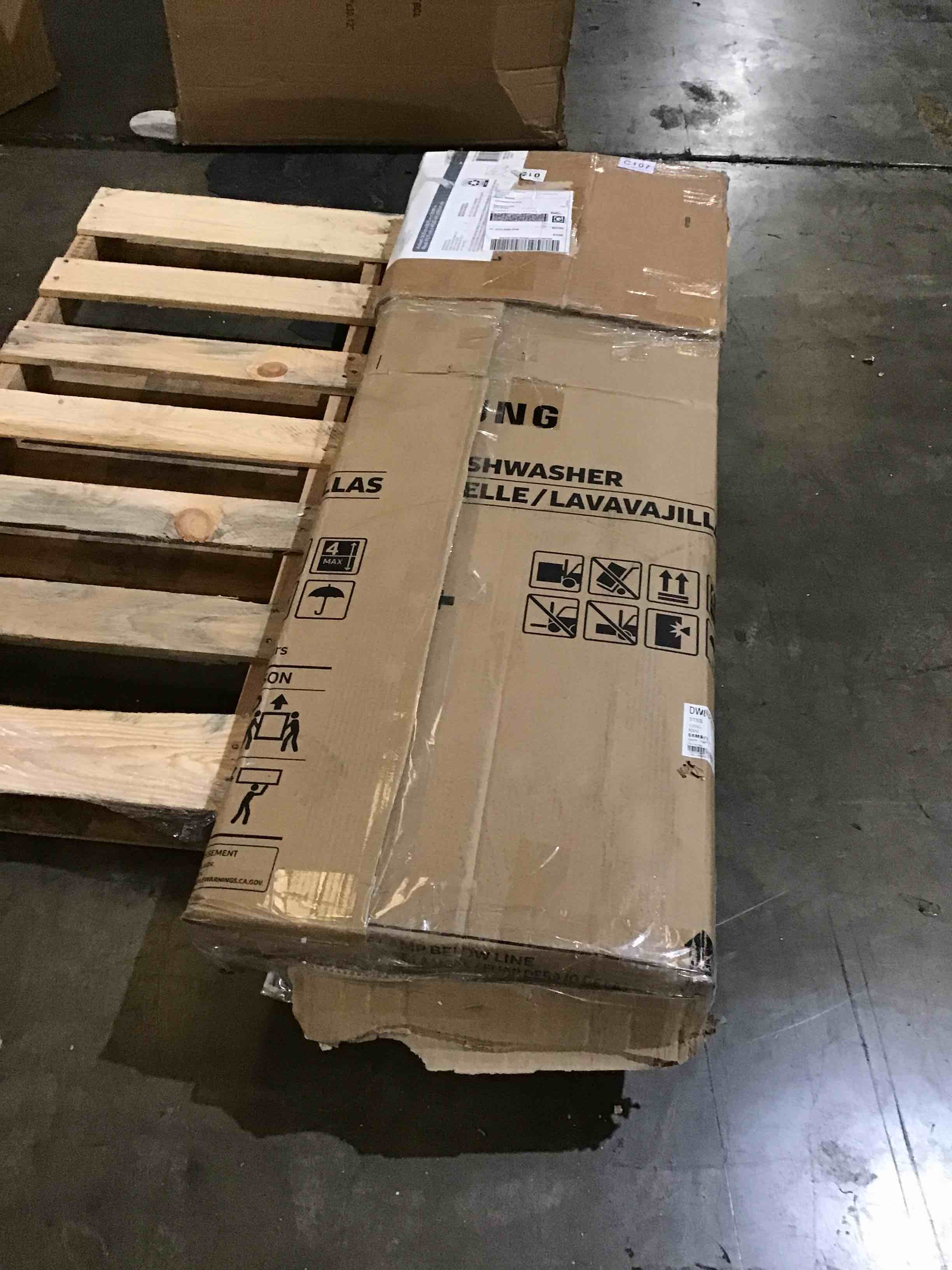 https://s3.amazonaws.com/lotting-images-prod/bidfta/RED5931914_1723729788421.jpeg