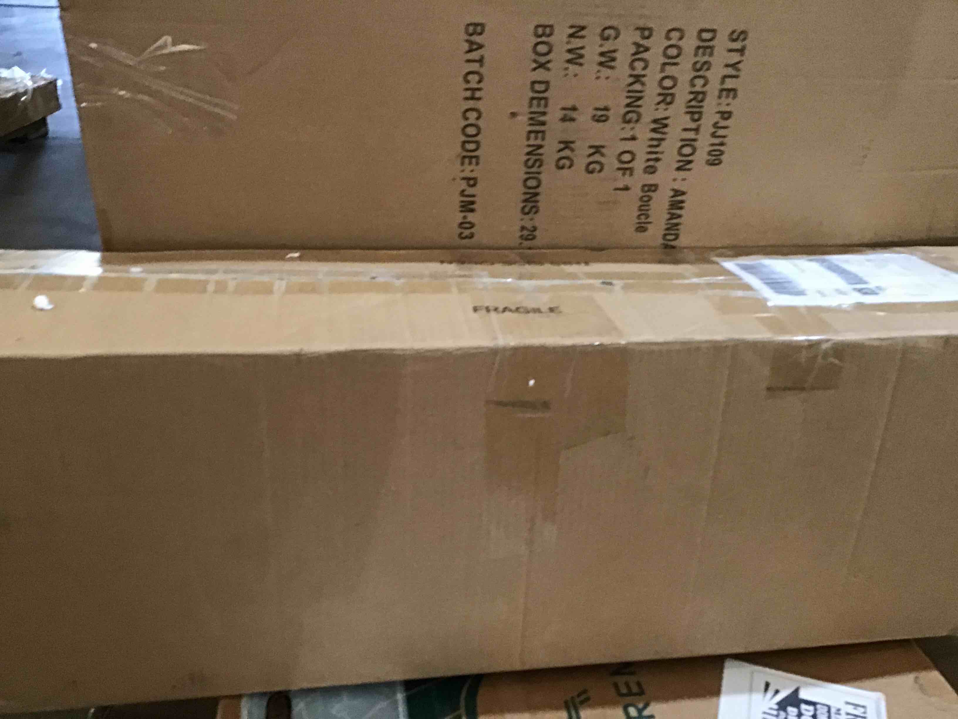 https://s3.amazonaws.com/lotting-images-prod/bidfta/RED5931919_1723732585195.jpeg