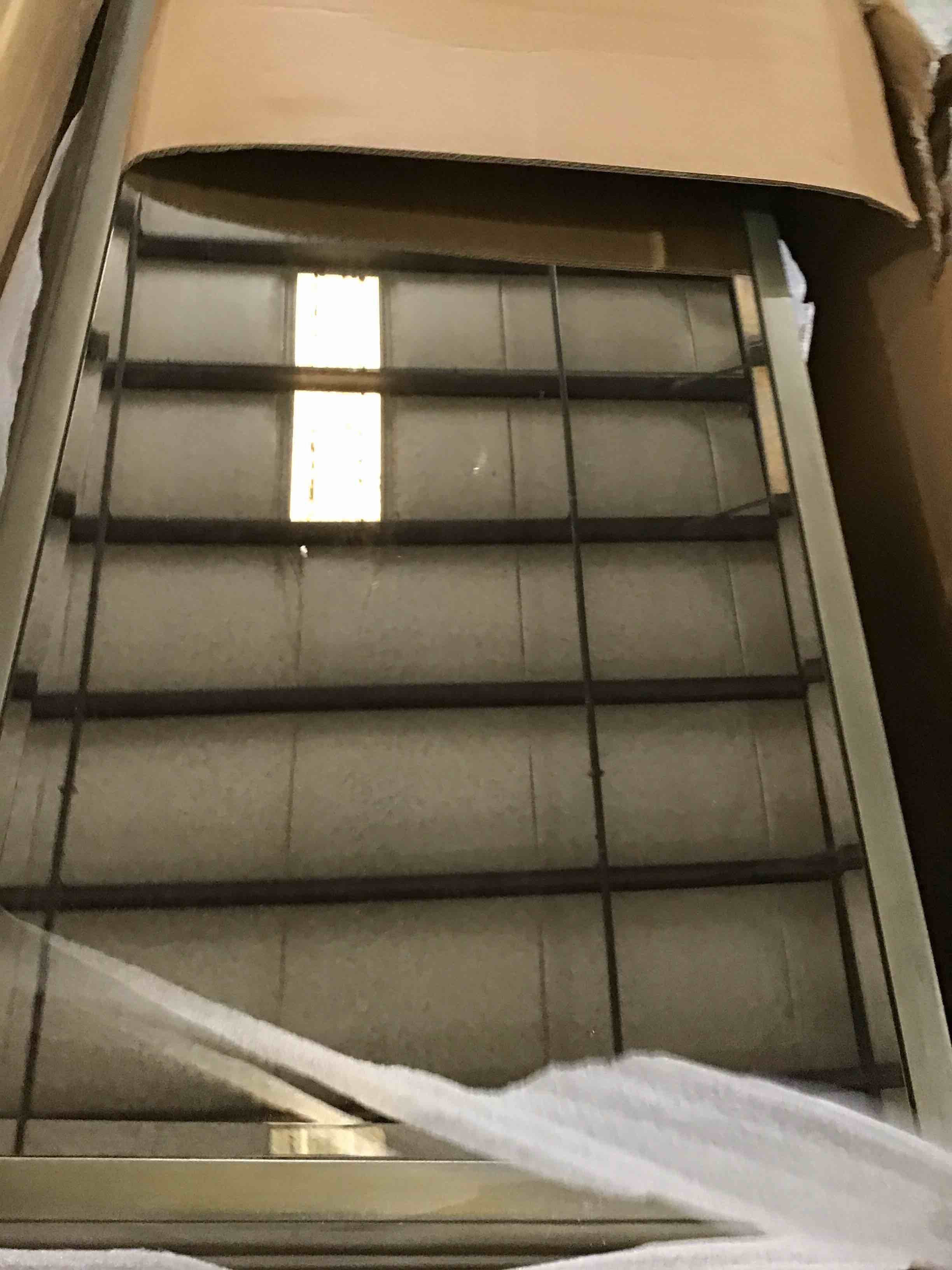https://s3.amazonaws.com/lotting-images-prod/bidfta/RED5931986_1723830880265.jpeg