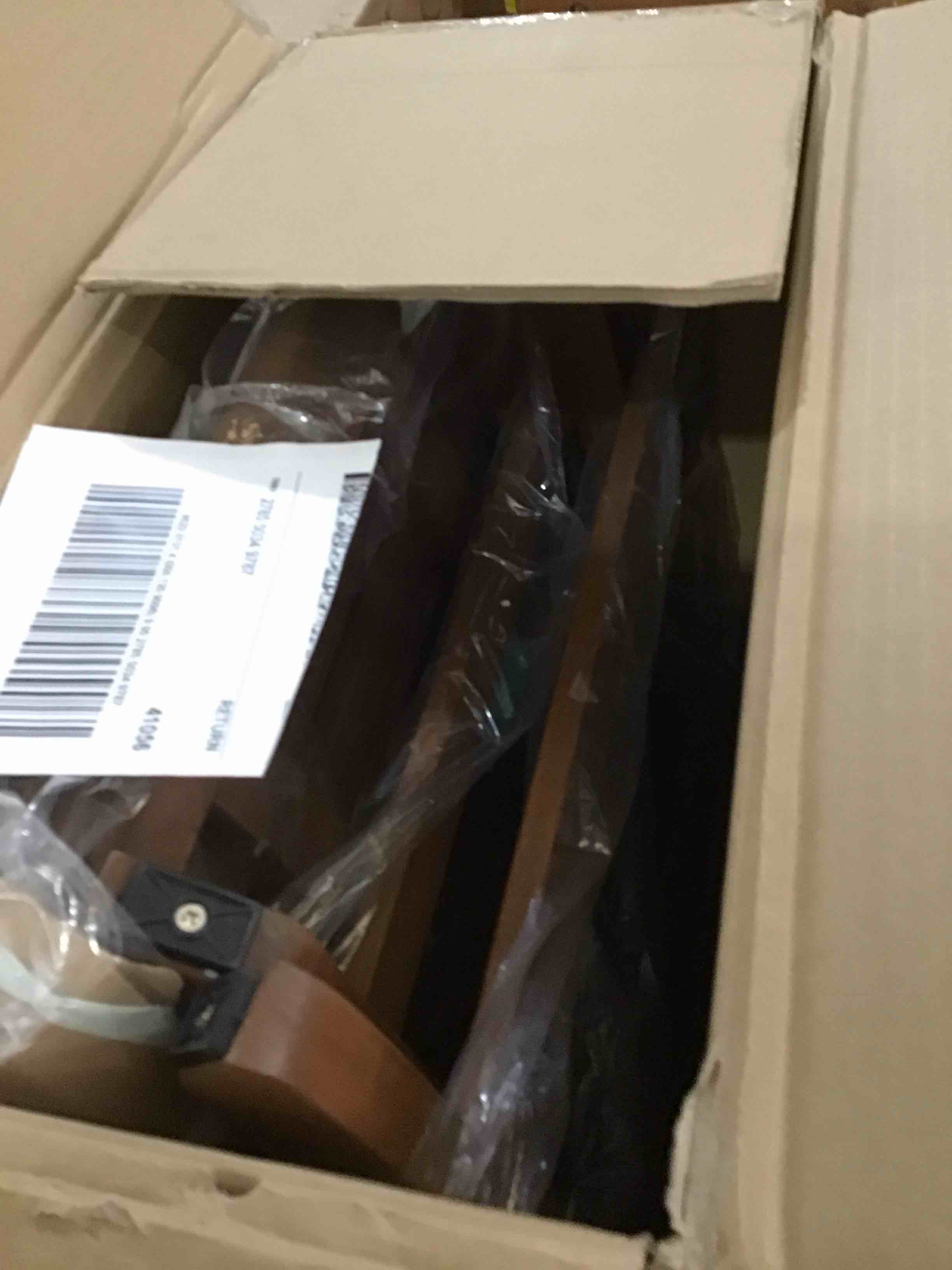 https://s3.amazonaws.com/lotting-images-prod/bidfta/RED5932347_1725370176659.jpeg