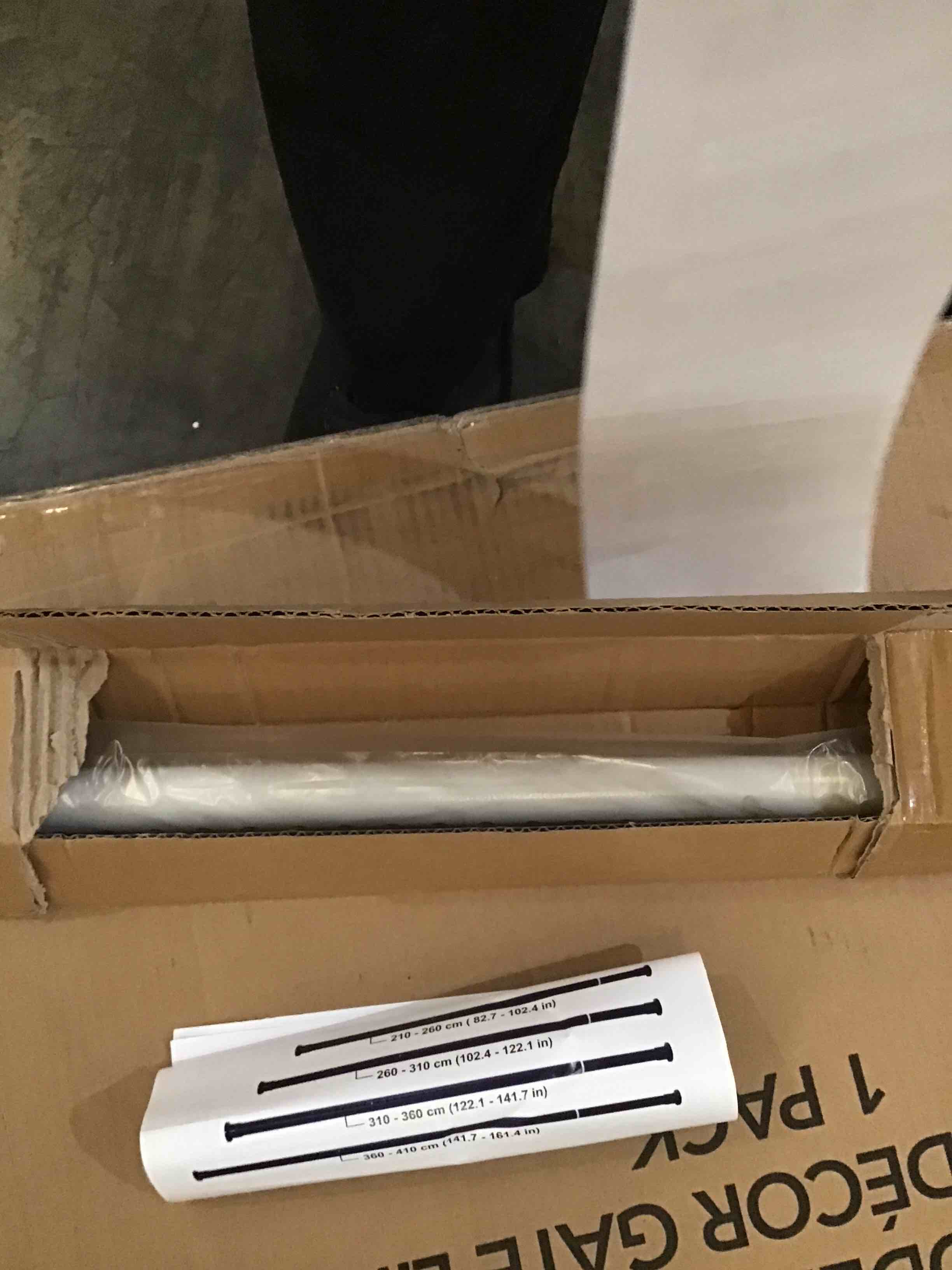 https://s3.amazonaws.com/lotting-images-prod/bidfta/RED5932838_1726167547032.jpeg