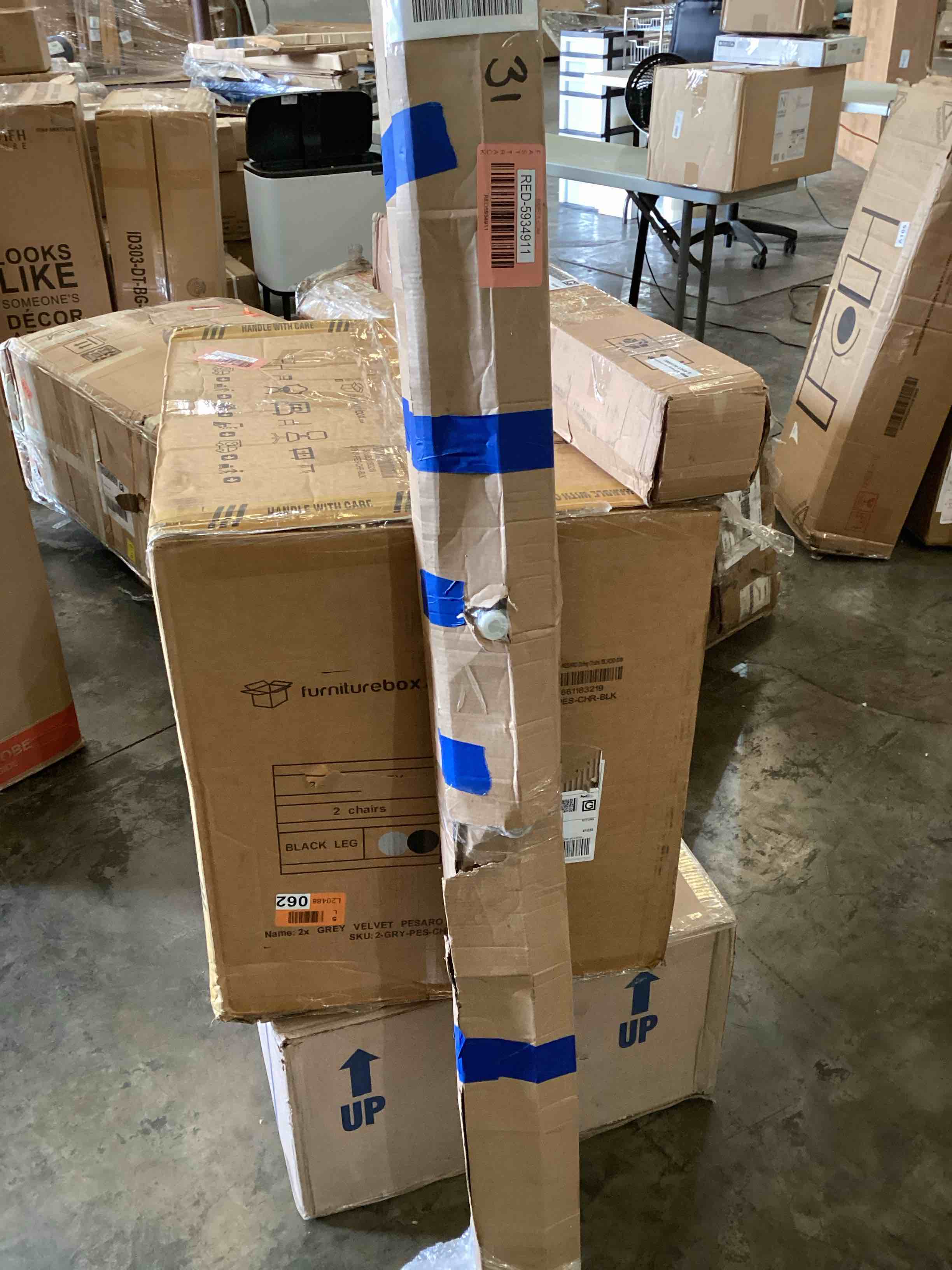 https://s3.amazonaws.com/lotting-images-prod/bidfta/RED5934911_1725460909158.jpeg