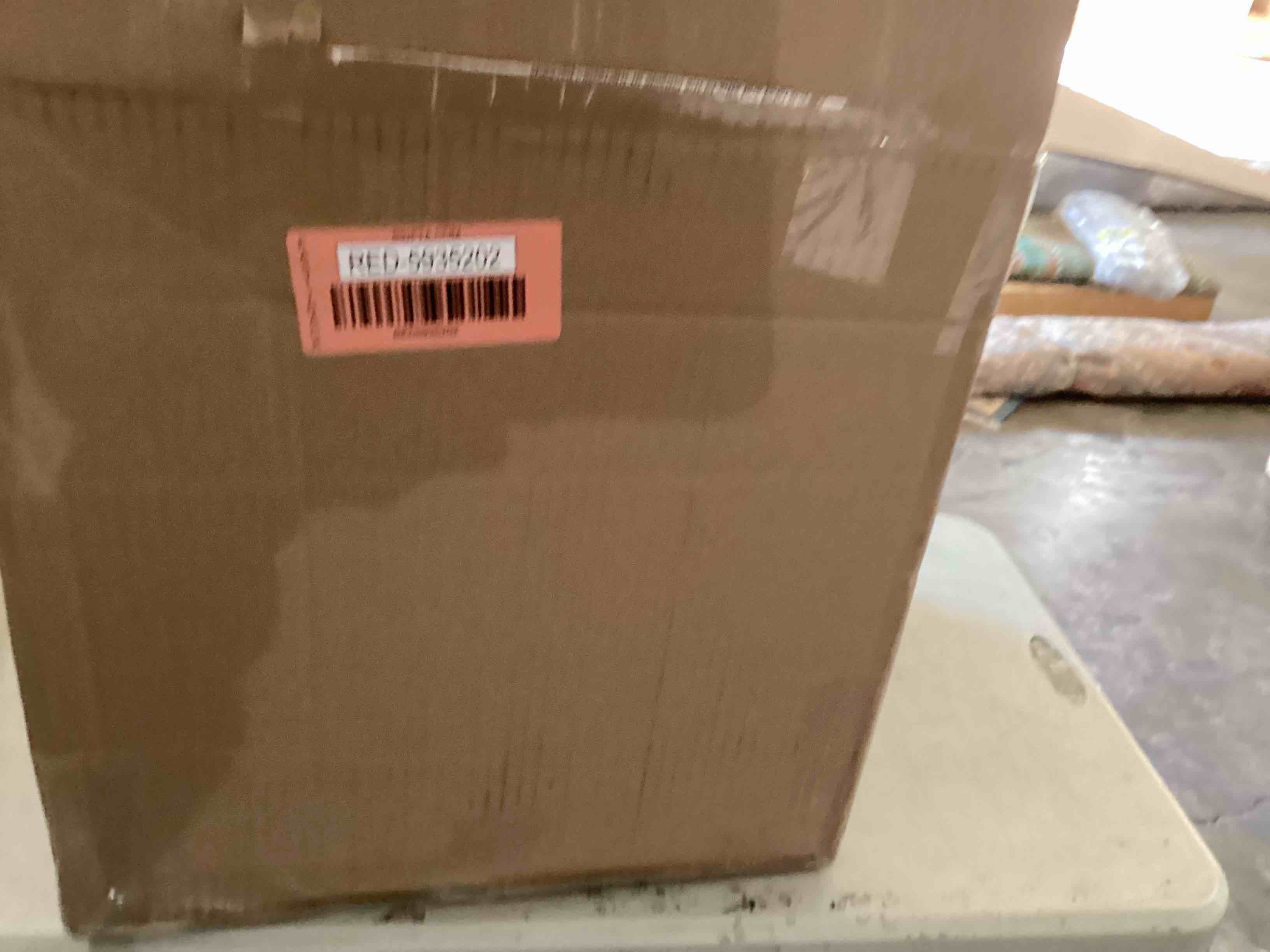 https://s3.amazonaws.com/lotting-images-prod/bidfta/RED5935202_1725971596330.jpeg