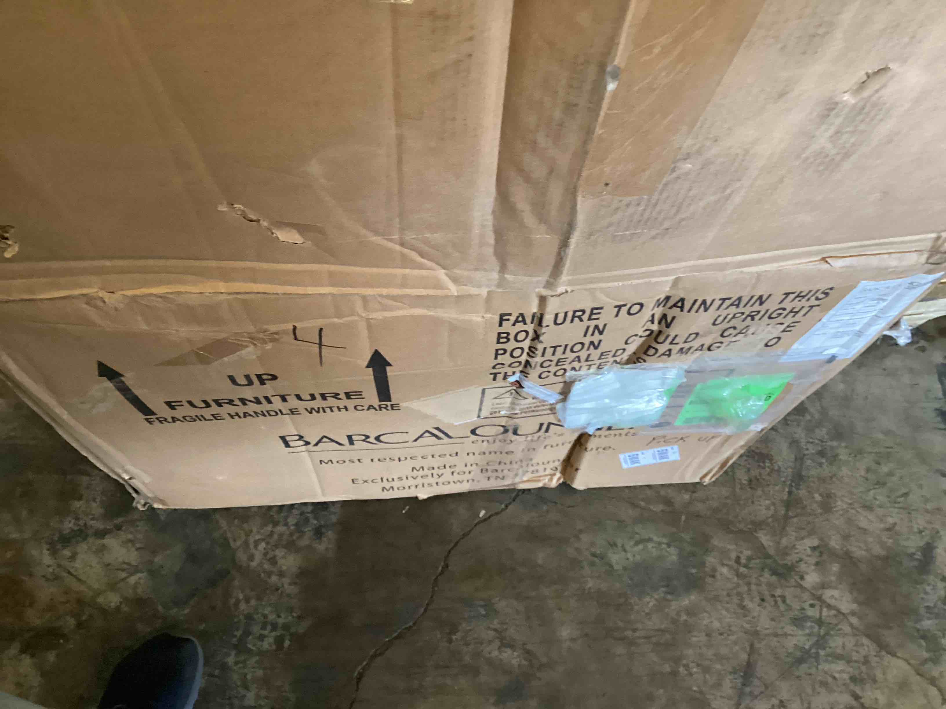 https://s3.amazonaws.com/lotting-images-prod/bidfta/RED5935362_1726076046816.jpeg