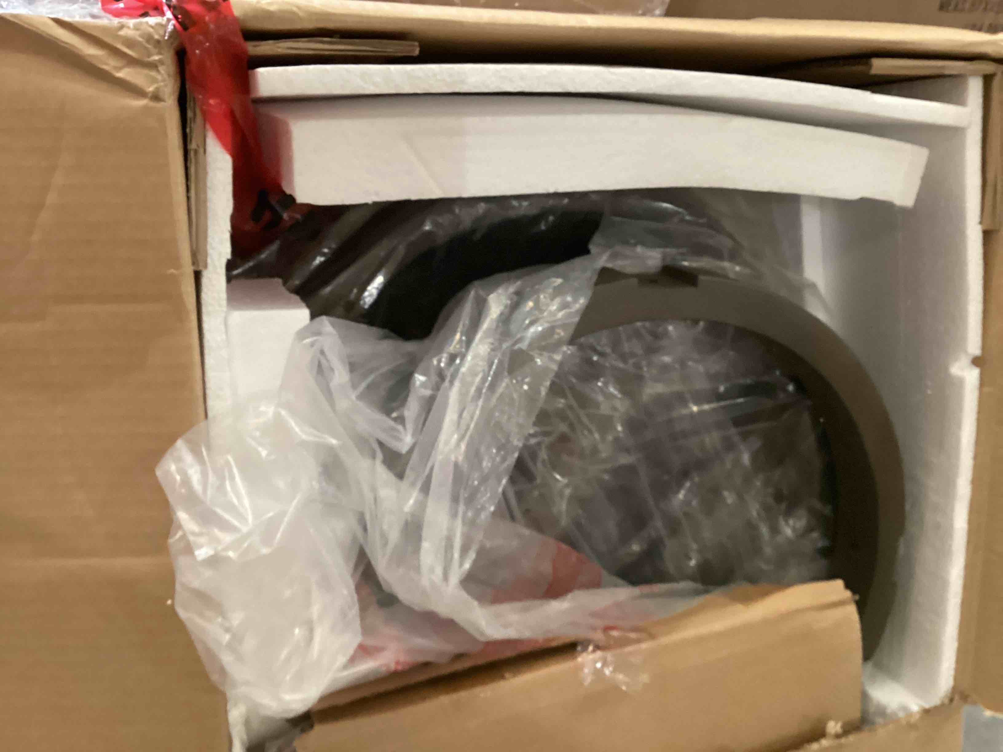 https://s3.amazonaws.com/lotting-images-prod/bidfta/RED5935425_1726152097270.jpeg