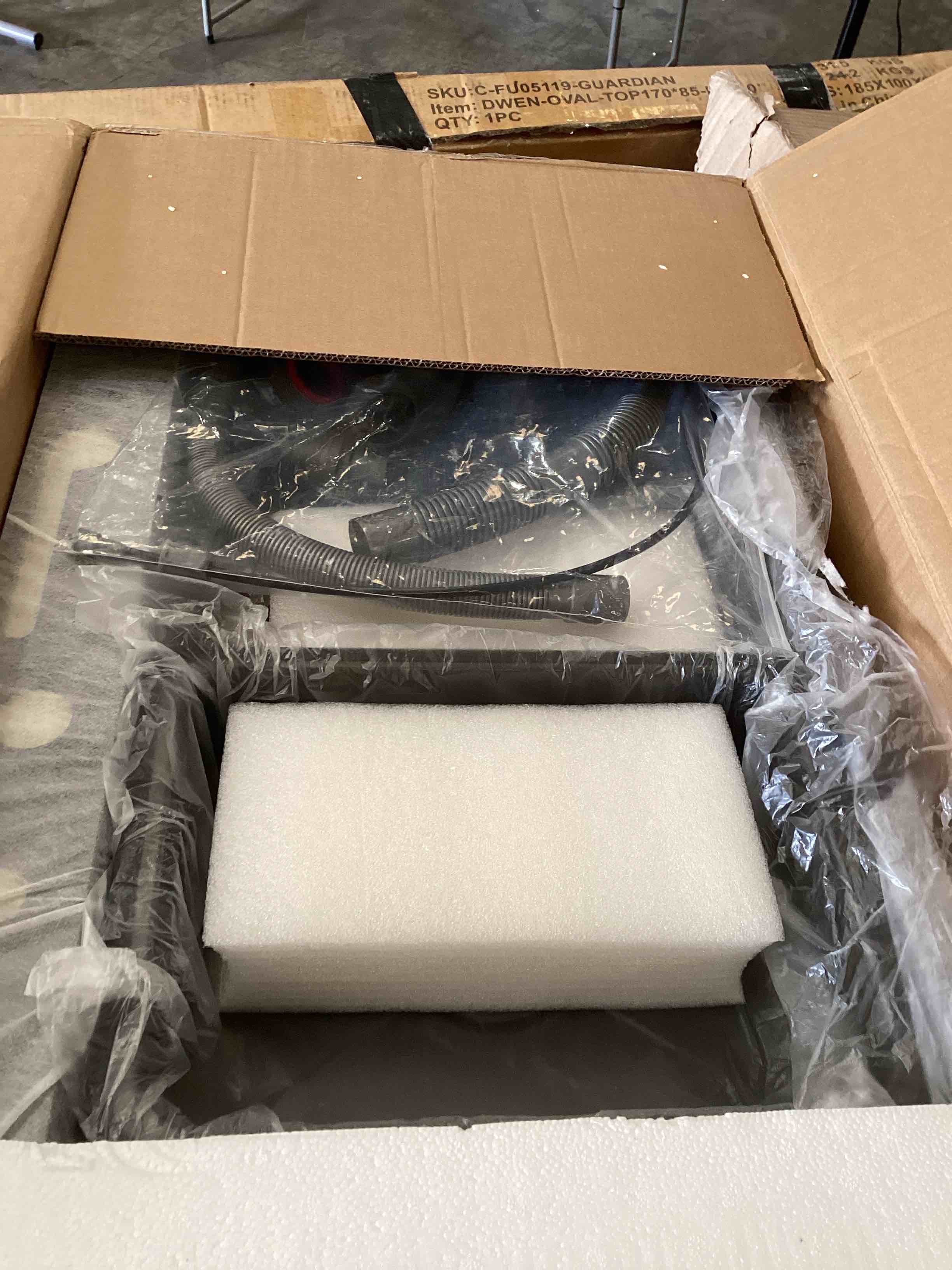 https://s3.amazonaws.com/lotting-images-prod/bidfta/RED5935431_1726153577433.jpeg