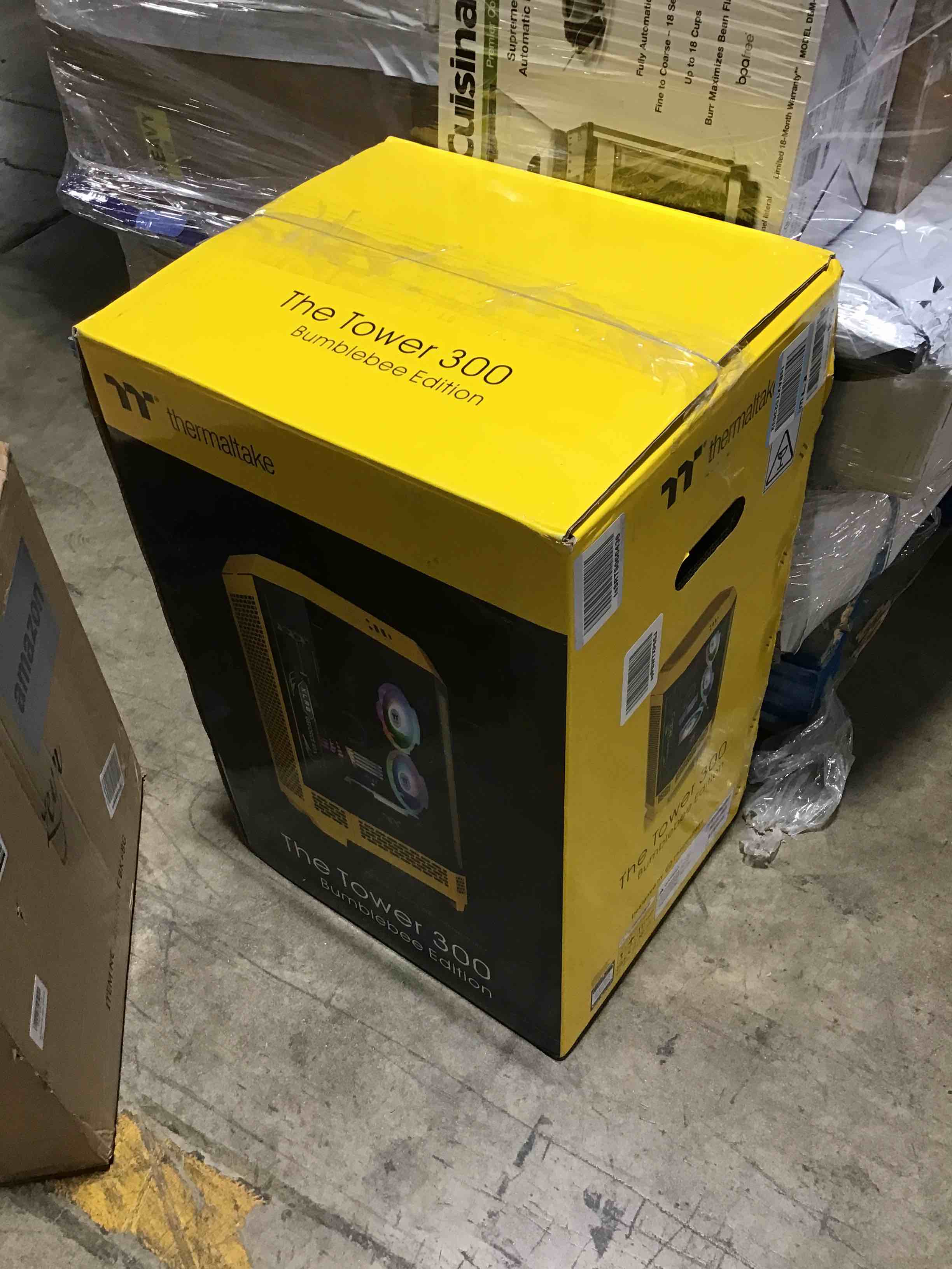 https://s3.amazonaws.com/lotting-images-prod/bidfta/RED5937220_1715699489871.jpeg