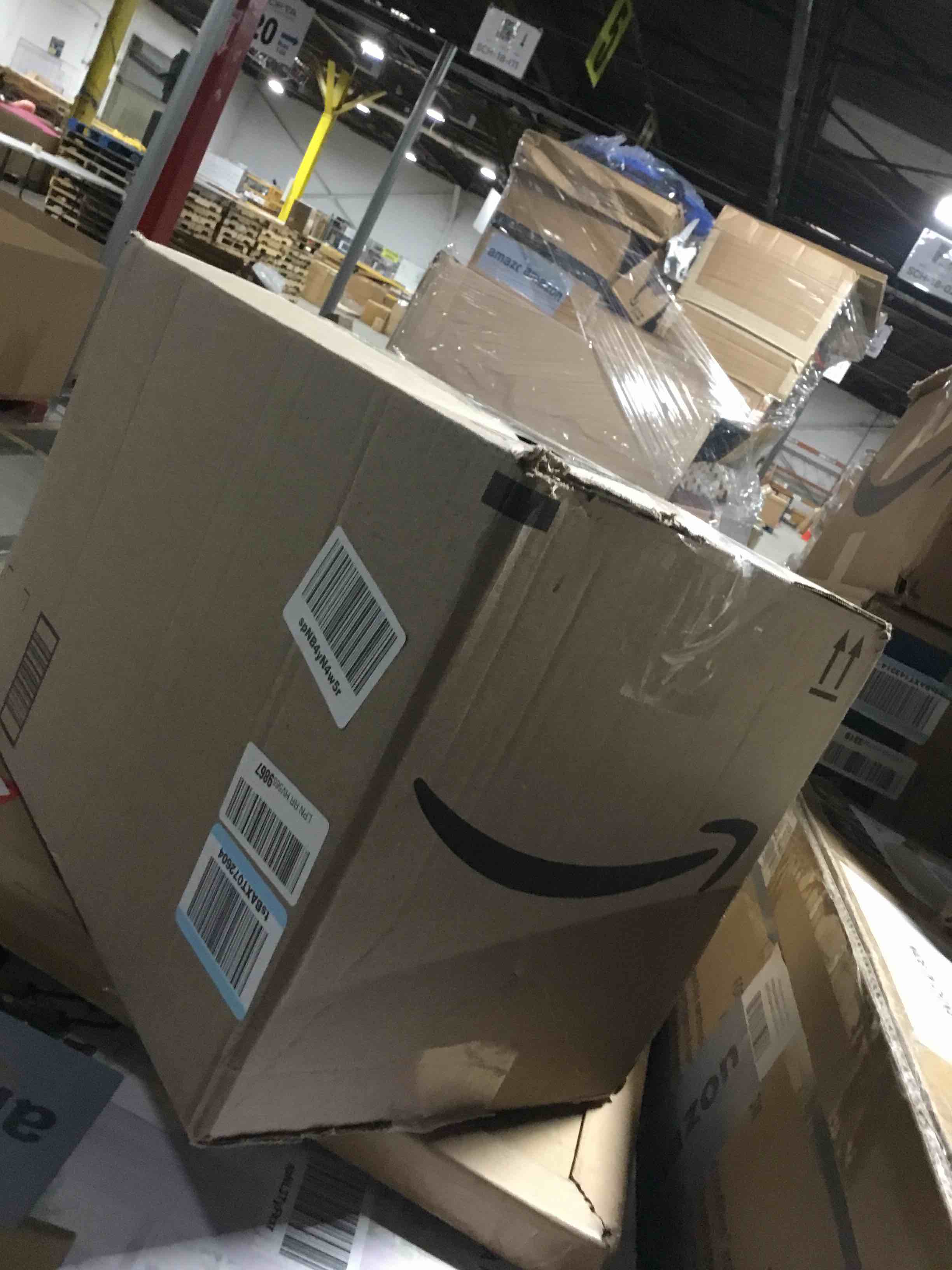https://s3.amazonaws.com/lotting-images-prod/bidfta/RED5938106_1717076180131.jpeg