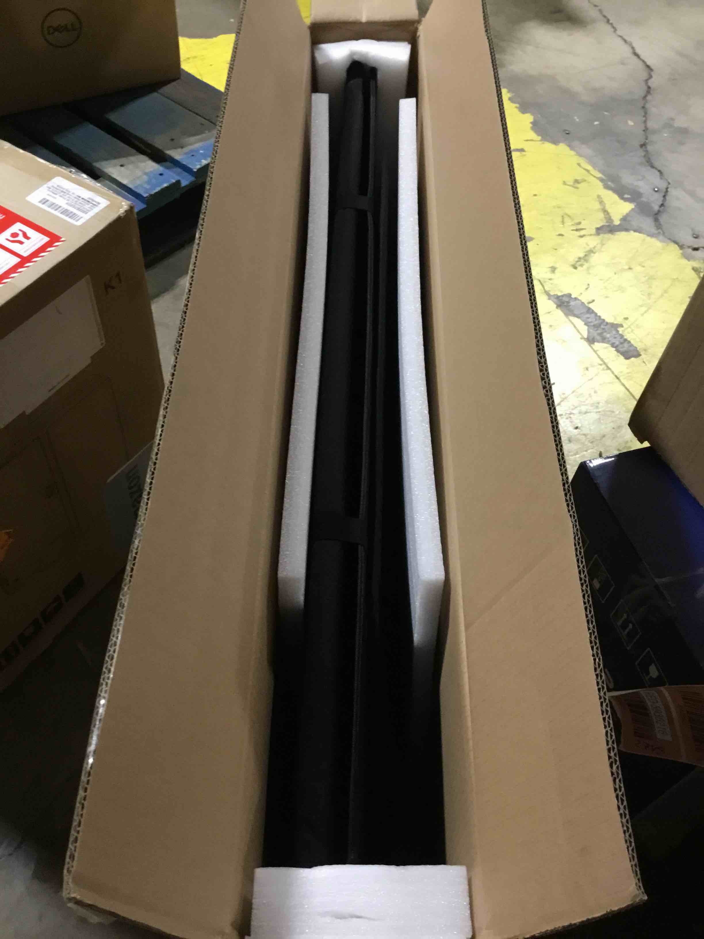 https://s3.amazonaws.com/lotting-images-prod/bidfta/RED5941491_1714769657612.jpeg