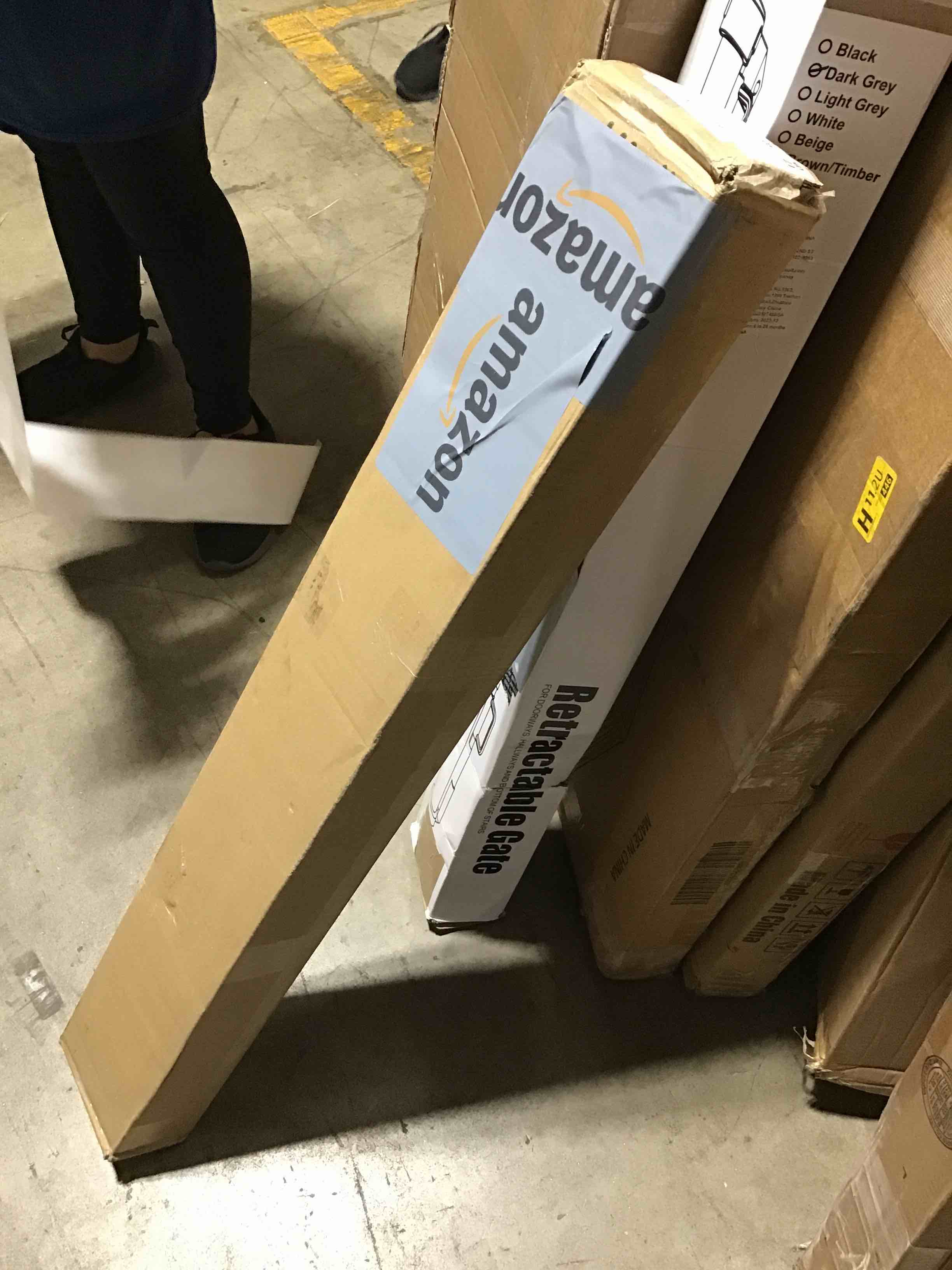 https://s3.amazonaws.com/lotting-images-prod/bidfta/RED5944156_1719350582400.jpeg