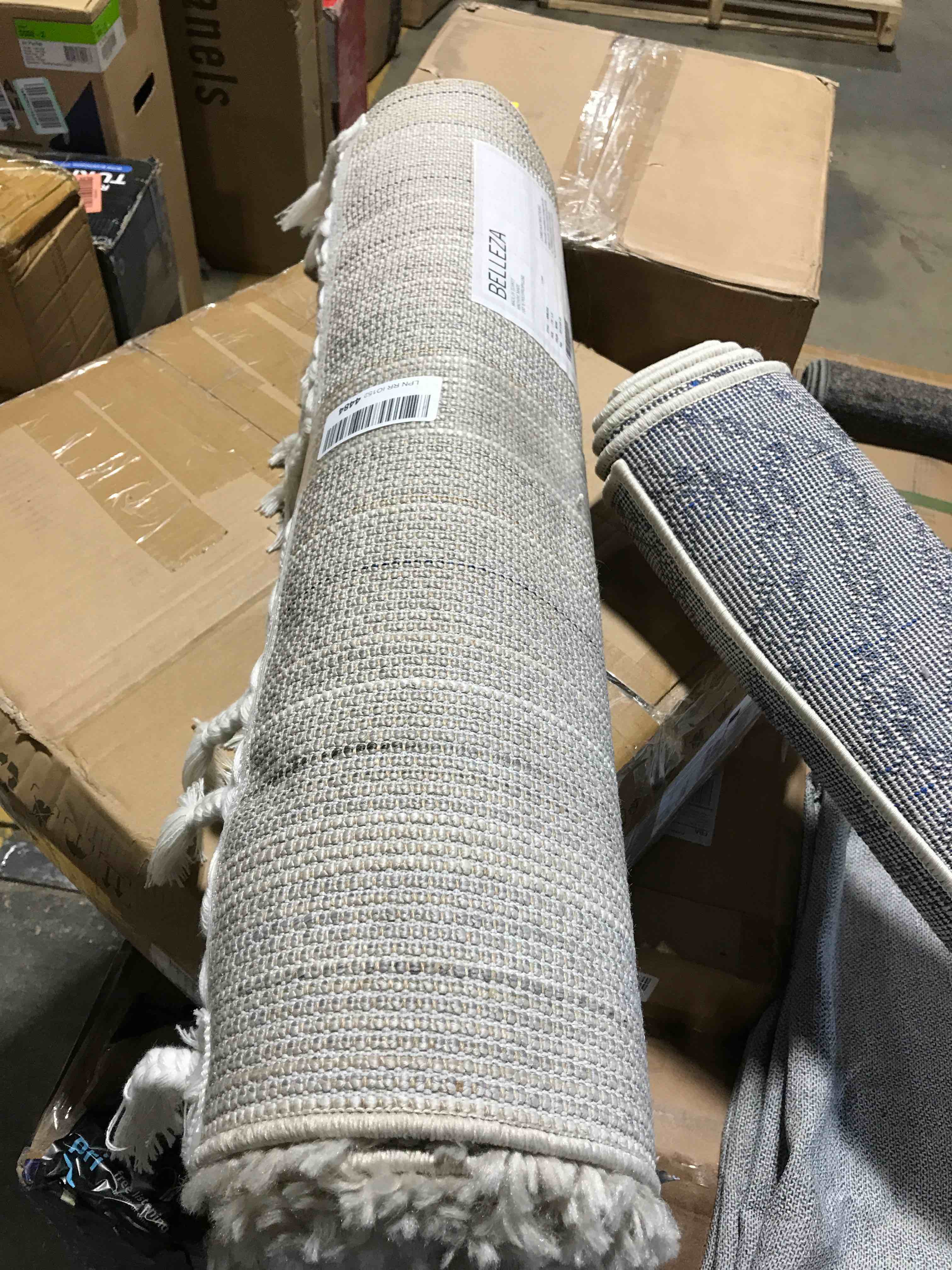 https://s3.amazonaws.com/lotting-images-prod/bidfta/RED5944745_1717702856028.jpeg