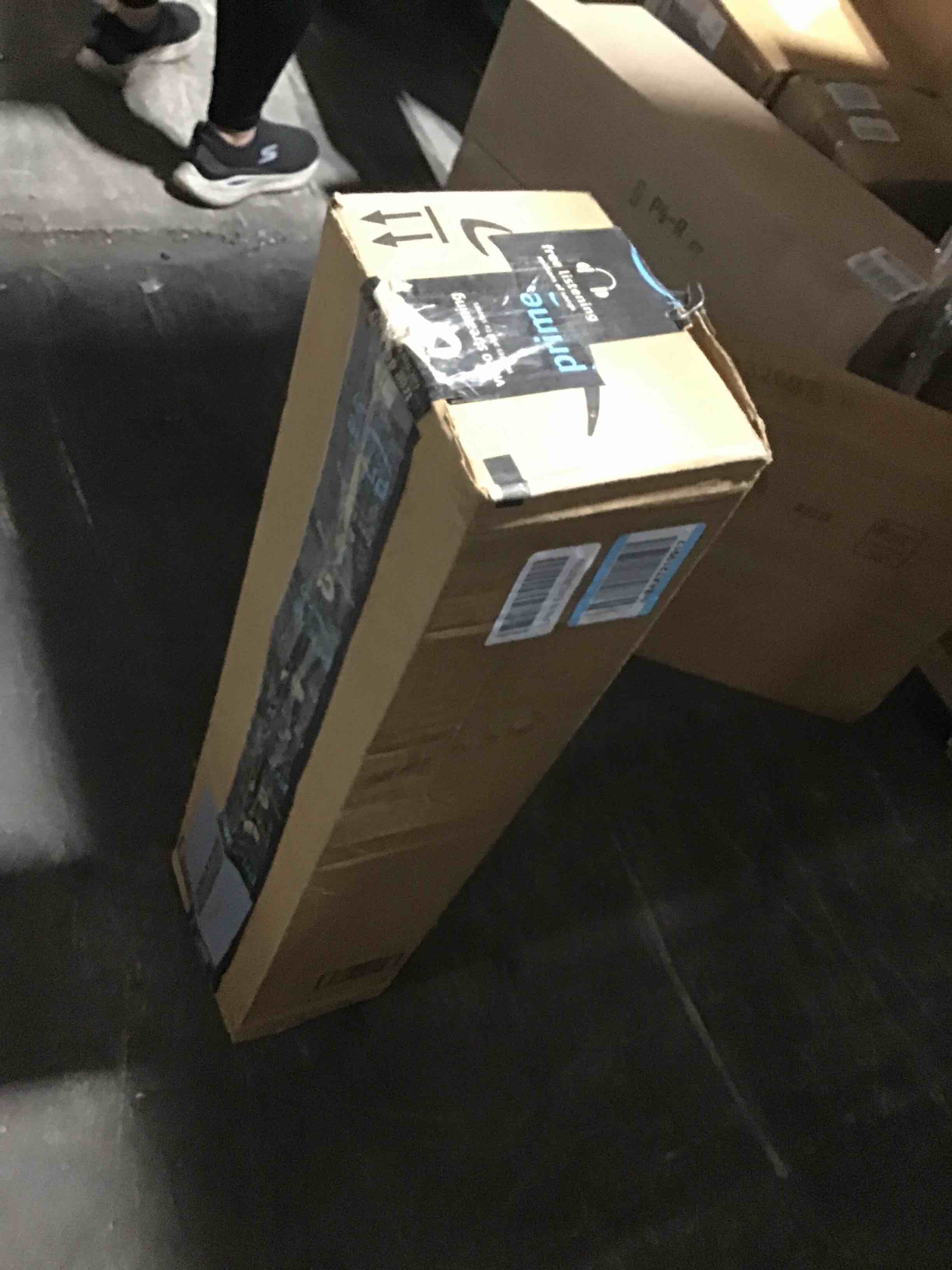 https://s3.amazonaws.com/lotting-images-prod/bidfta/RED5947431_1723124063526.jpeg