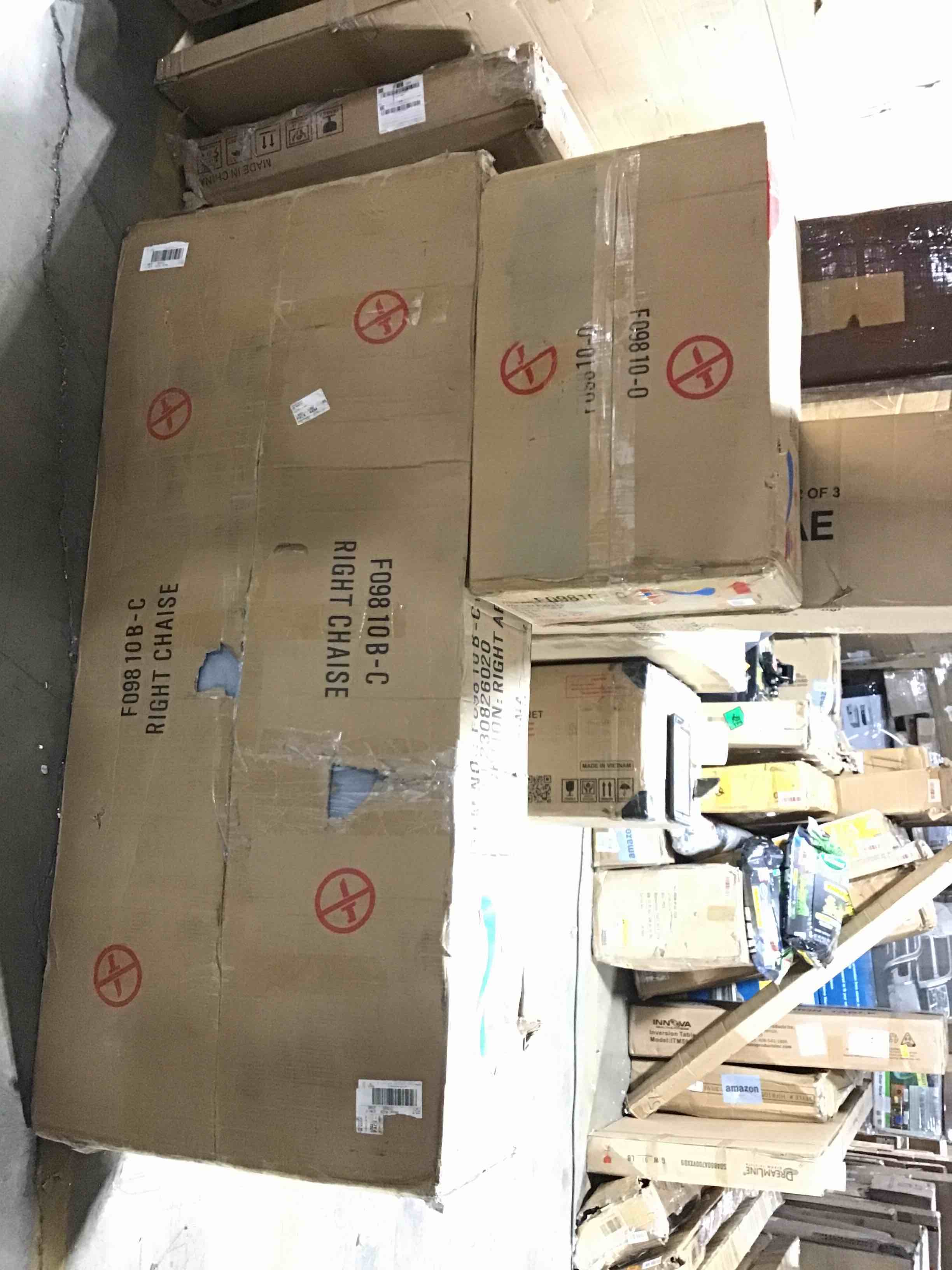 https://s3.amazonaws.com/lotting-images-prod/bidfta/RED5947759_1724077080929.jpeg