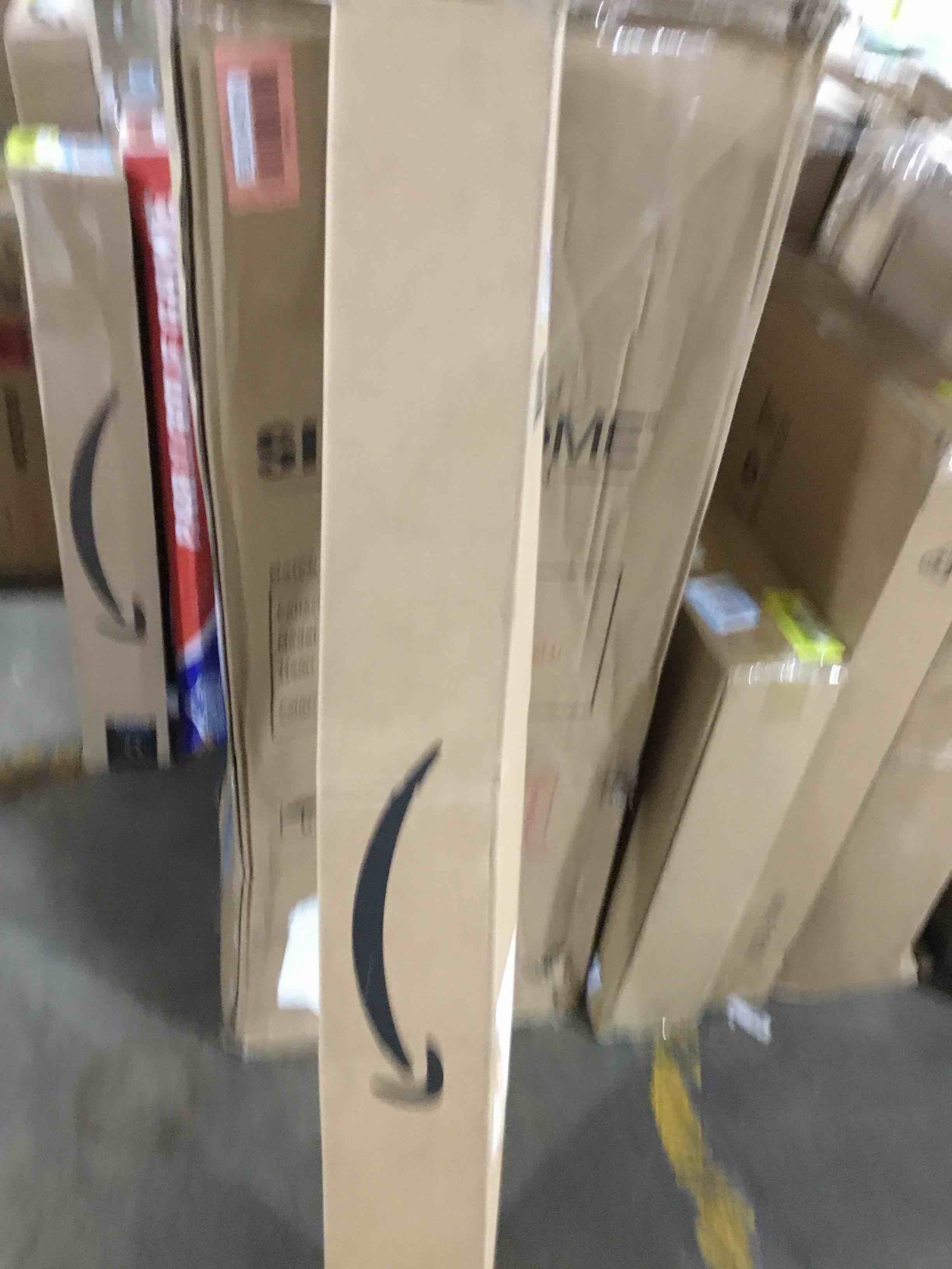https://s3.amazonaws.com/lotting-images-prod/bidfta/RED5947828_1724270278998.jpeg