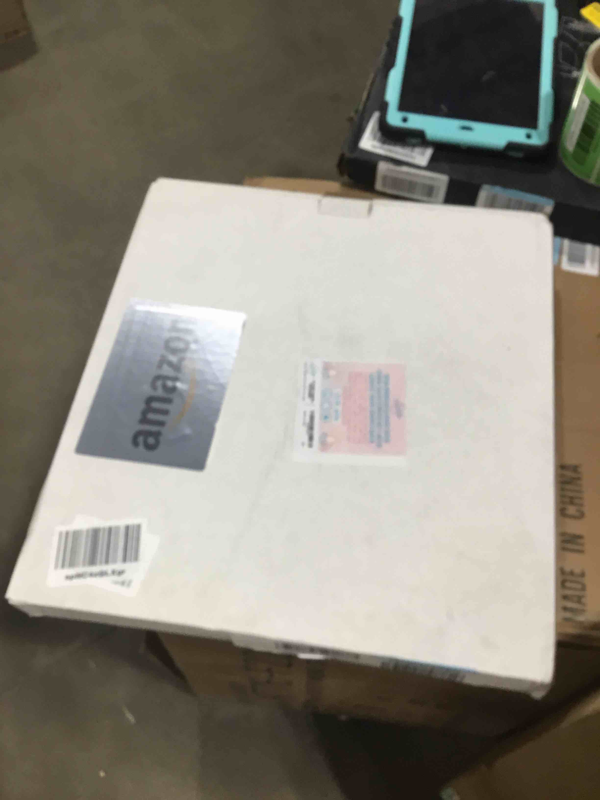 https://s3.amazonaws.com/lotting-images-prod/bidfta/RED5947904_1724507216505.jpeg