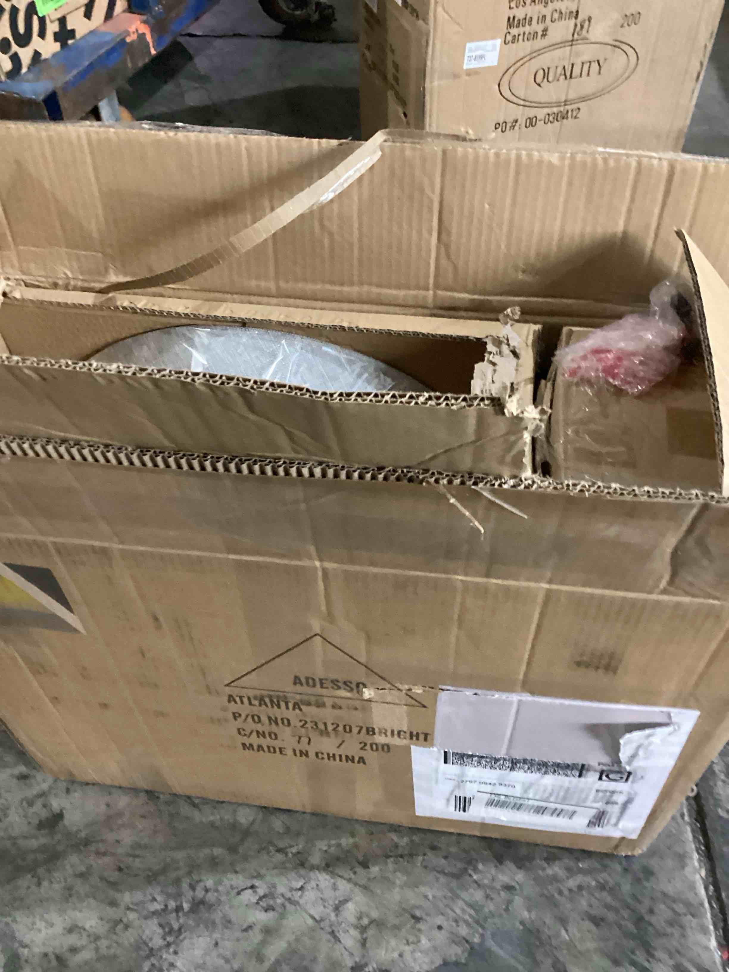 https://s3.amazonaws.com/lotting-images-prod/bidfta/RED5948115_1729082457301.jpeg