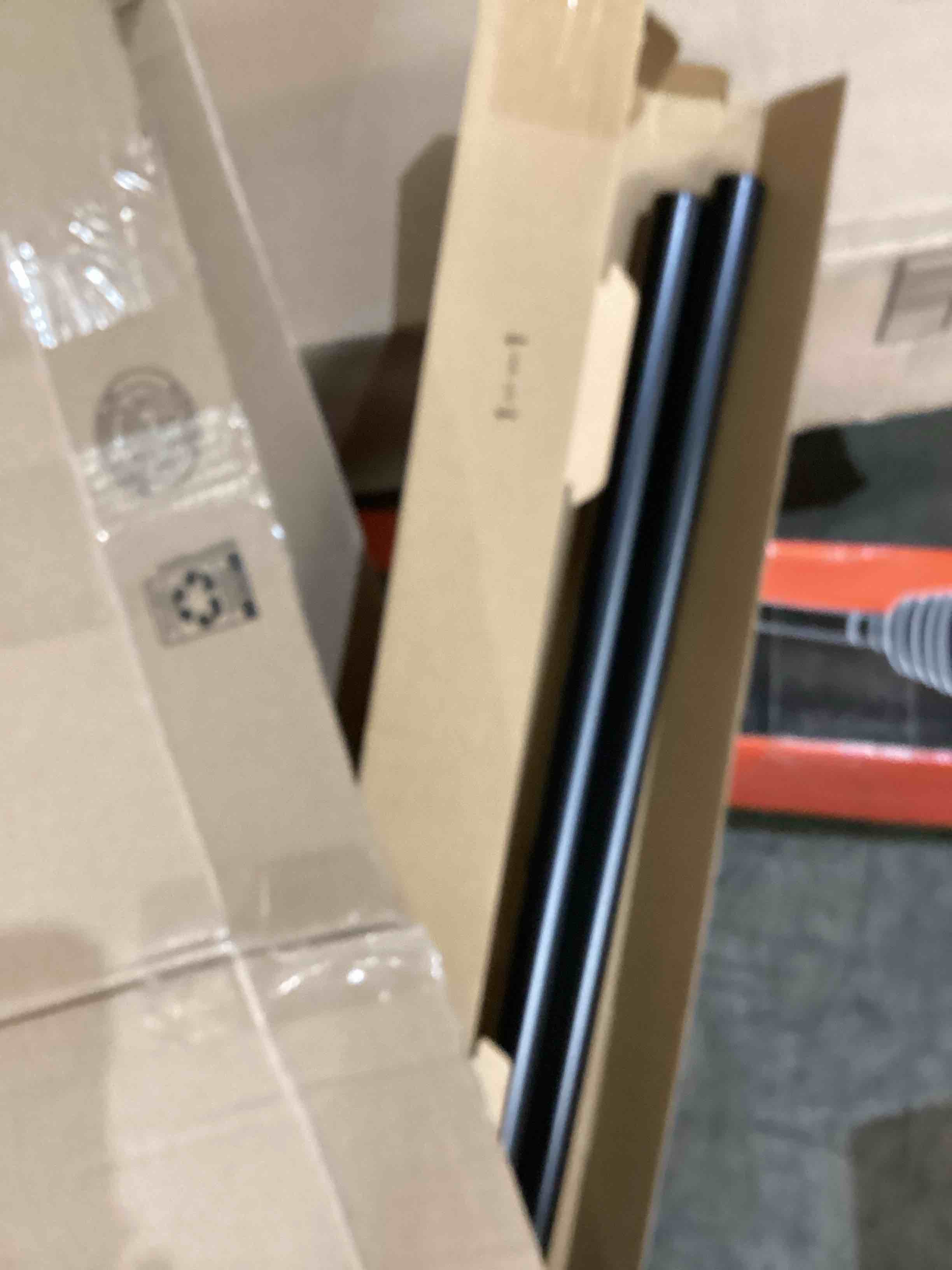 https://s3.amazonaws.com/lotting-images-prod/bidfta/RED5948342_1729257878036.jpeg