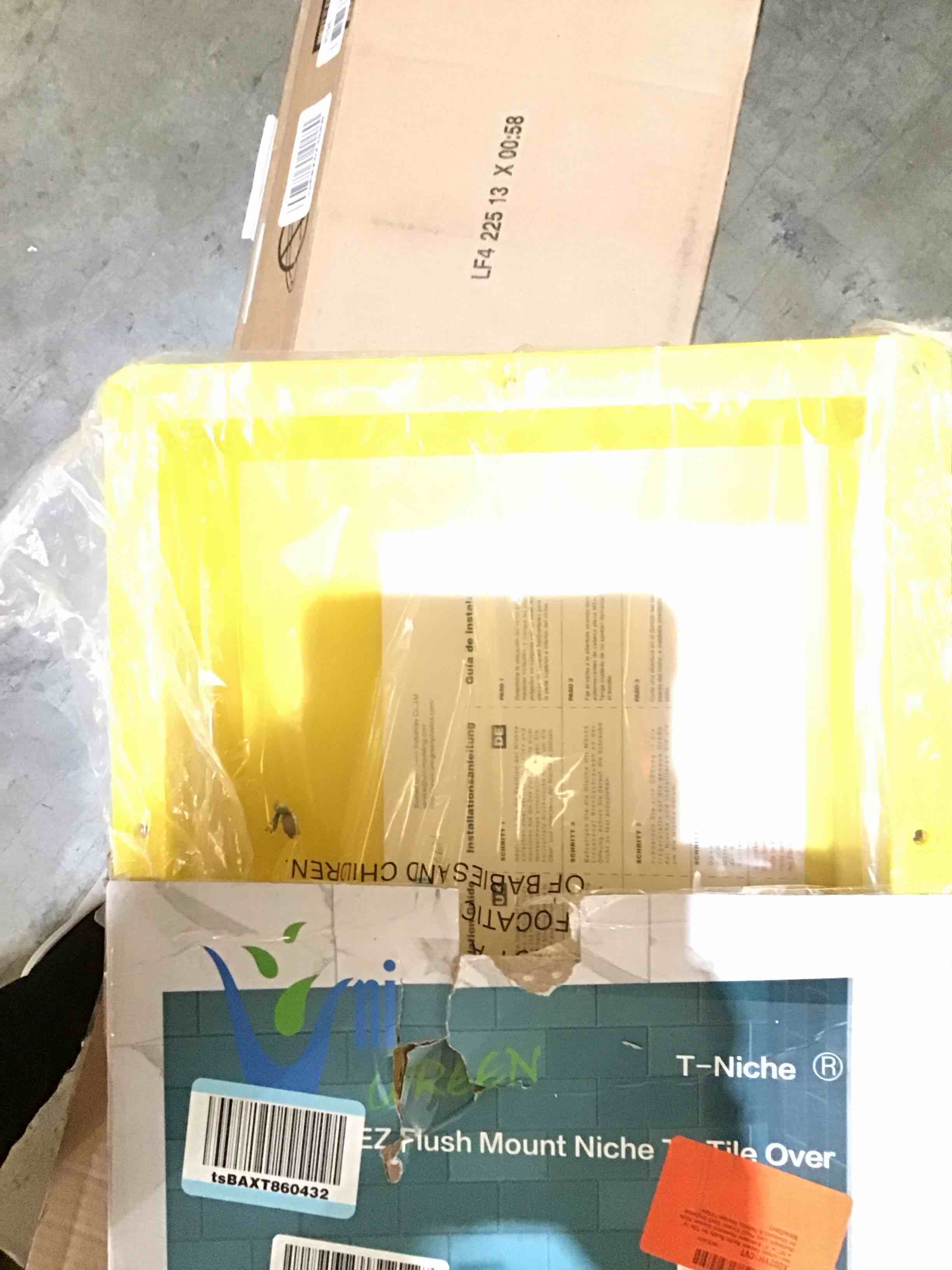 https://s3.amazonaws.com/lotting-images-prod/bidfta/RED5949012_1730209858928.jpeg
