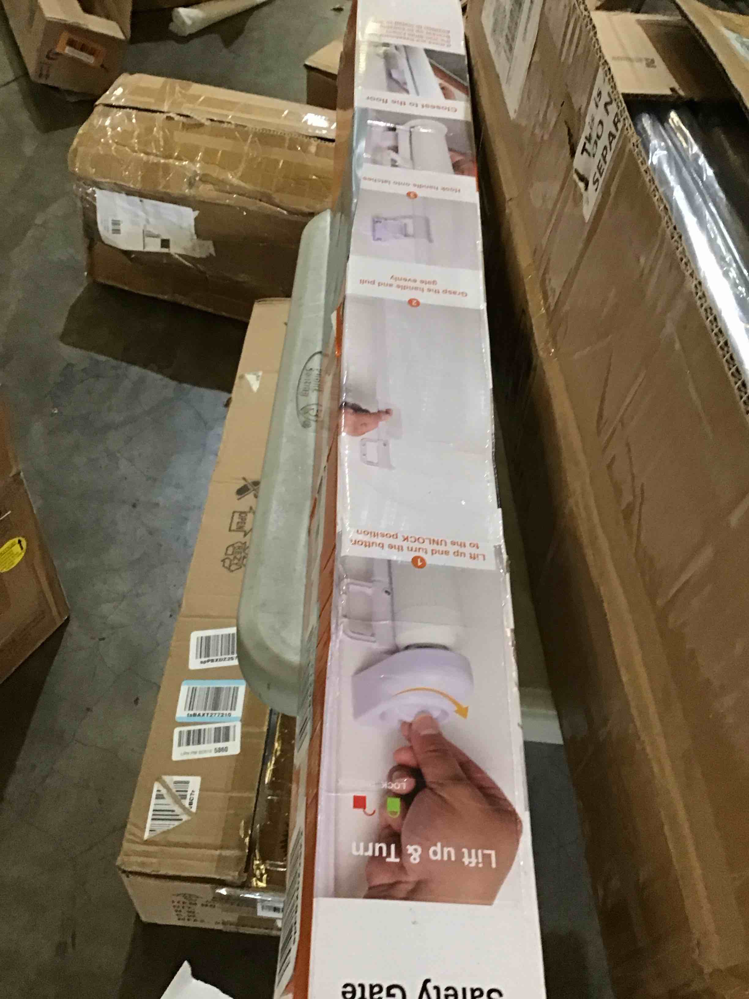 https://s3.amazonaws.com/lotting-images-prod/bidfta/RED5949181_1730216054162.jpeg