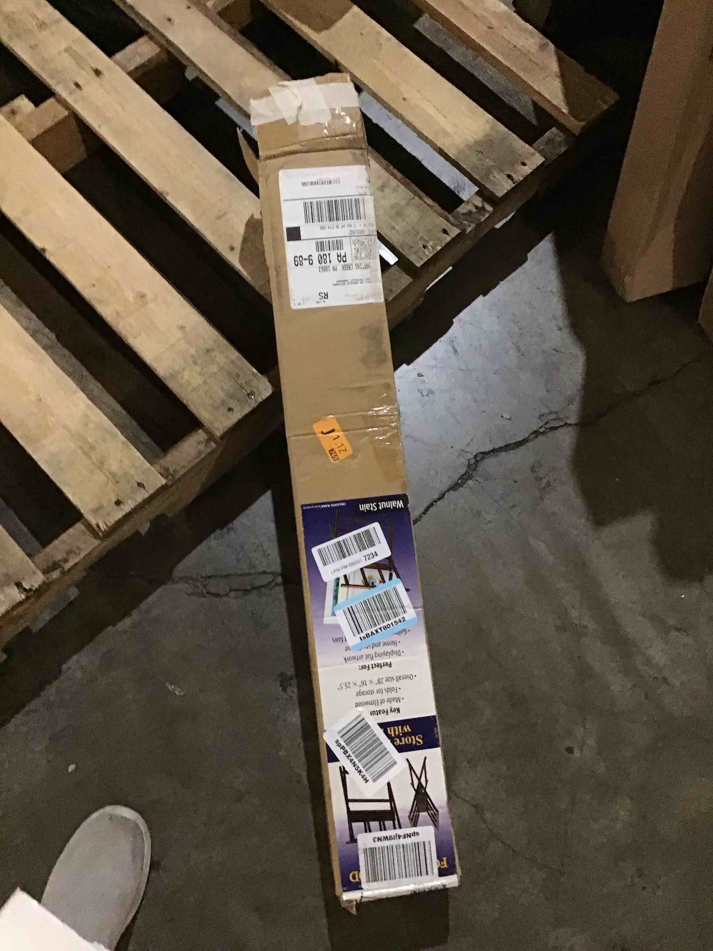 https://s3.amazonaws.com/lotting-images-prod/bidfta/RED5949388_1730382502105.jpeg