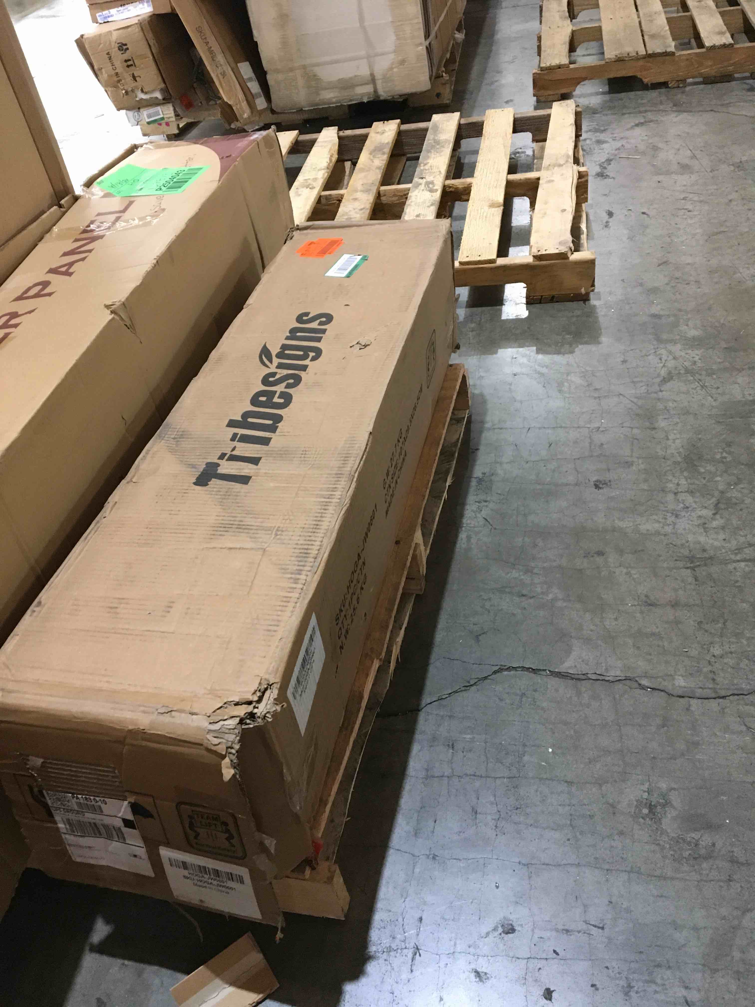 https://s3.amazonaws.com/lotting-images-prod/bidfta/RED5955531_1715008810747.jpeg