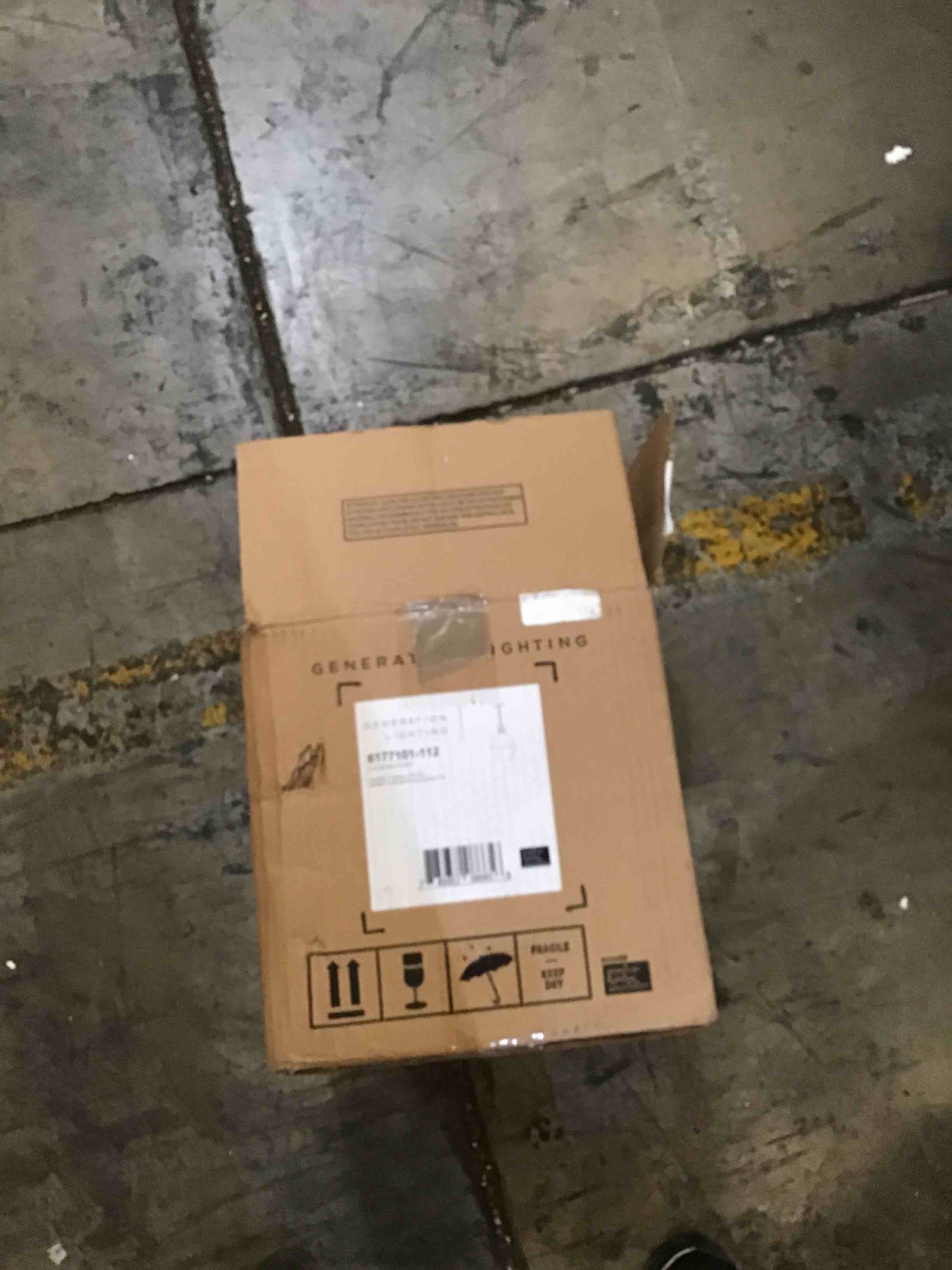 https://s3.amazonaws.com/lotting-images-prod/bidfta/RED5956289_1721158104501.jpeg