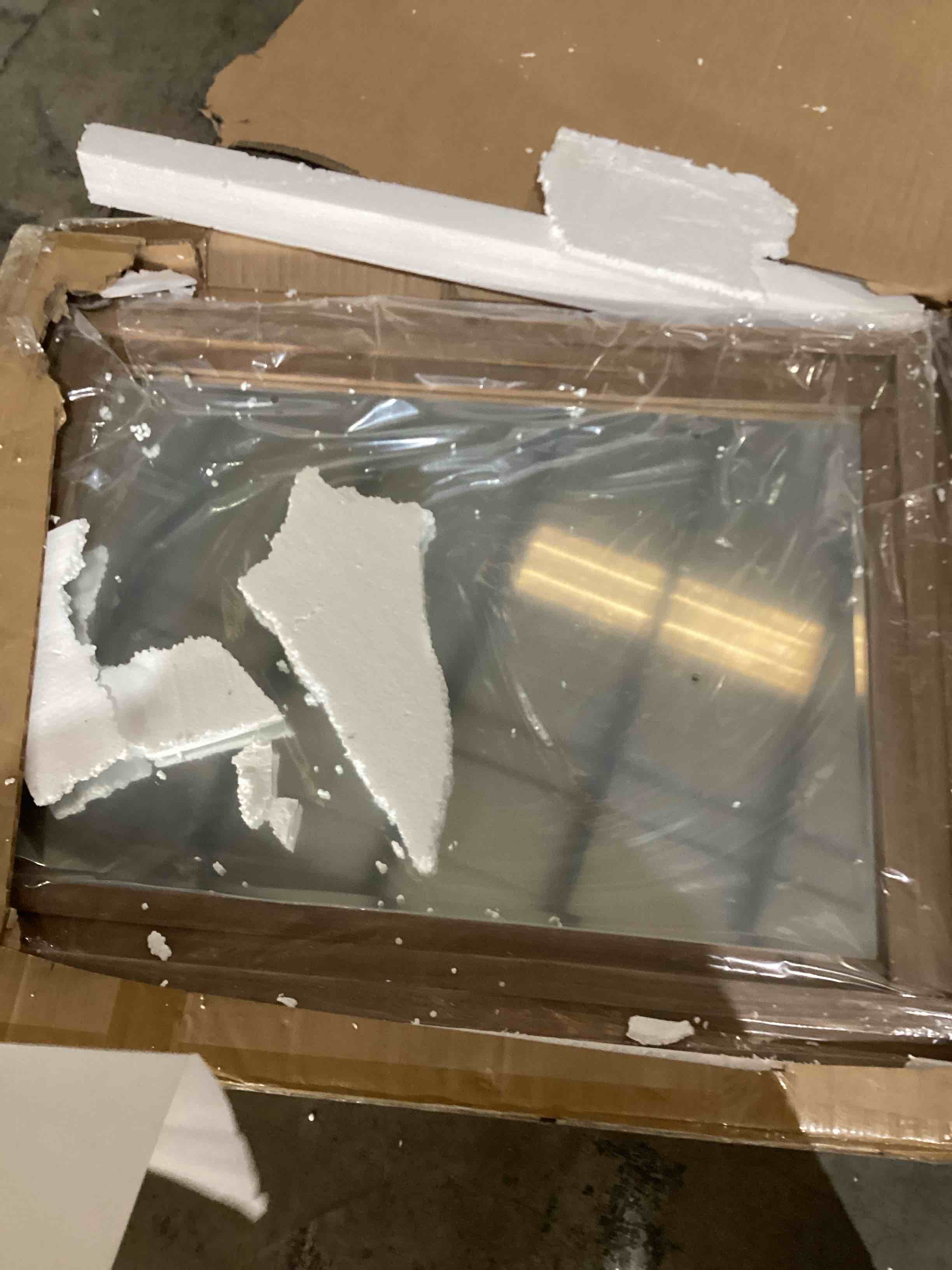 https://s3.amazonaws.com/lotting-images-prod/bidfta/RED5957862_1731686210072.jpeg
