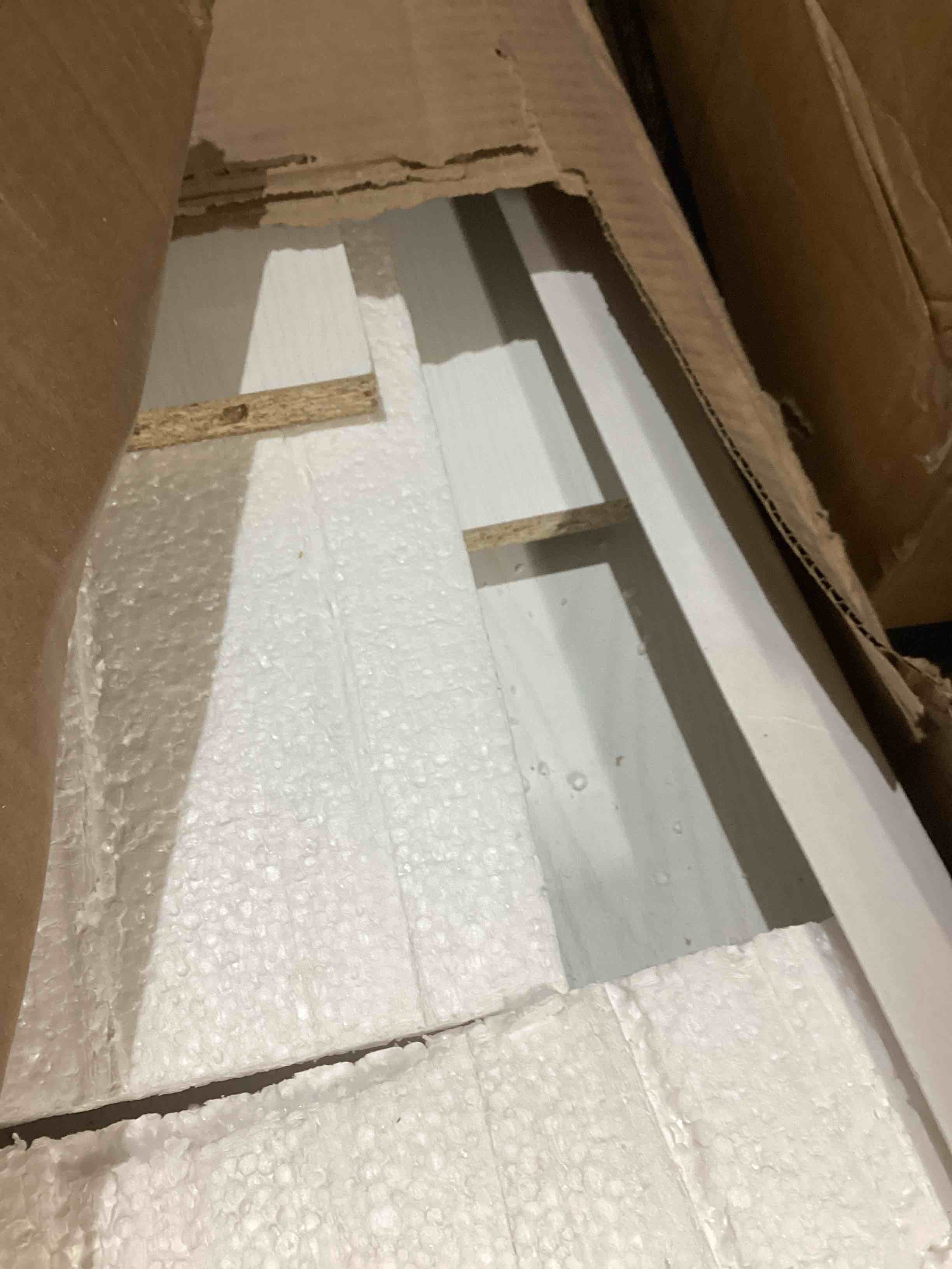 https://s3.amazonaws.com/lotting-images-prod/bidfta/RED5957882_1731702060737.jpeg