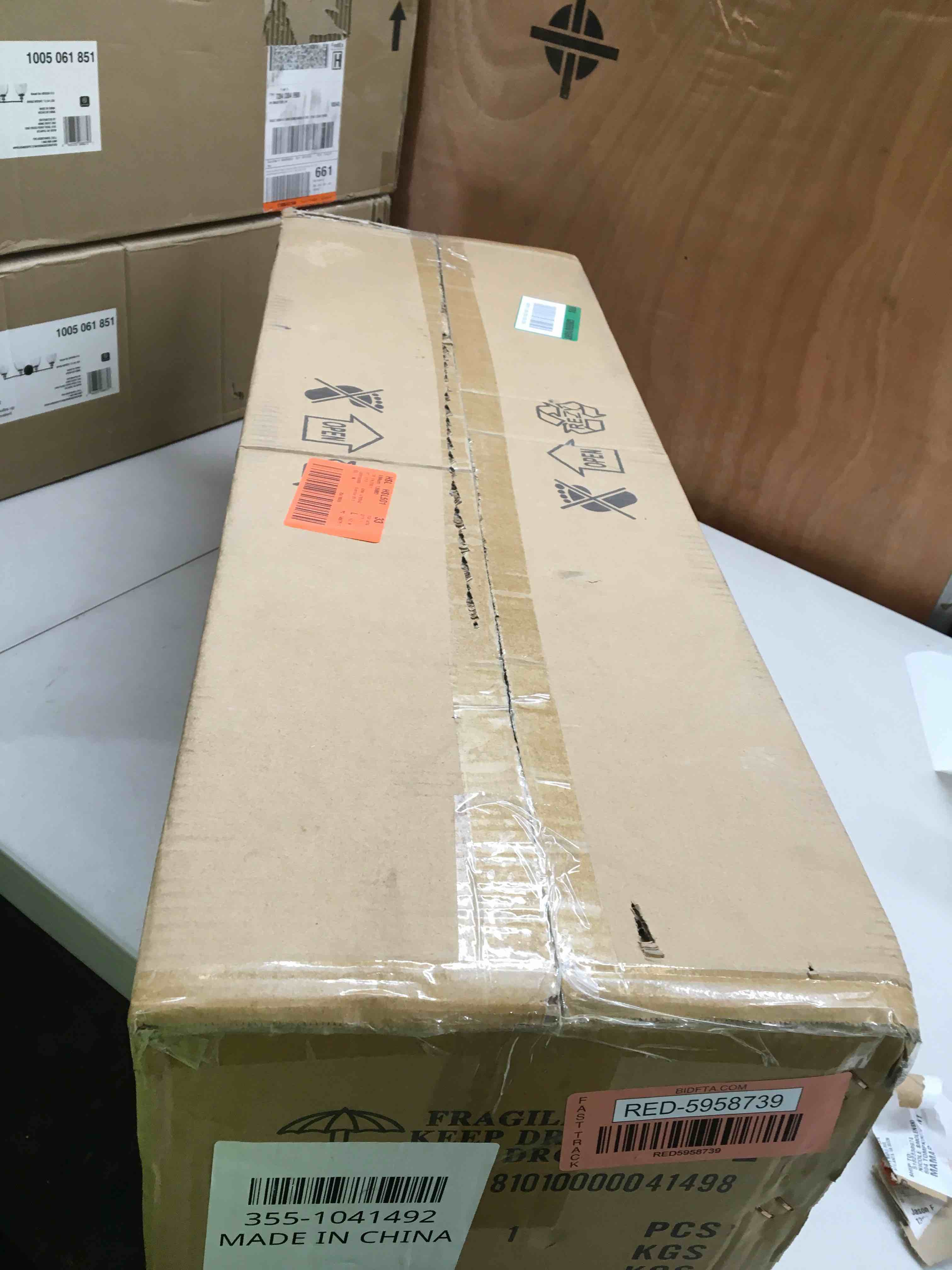 https://s3.amazonaws.com/lotting-images-prod/bidfta/RED5958739_1712587245990.jpeg