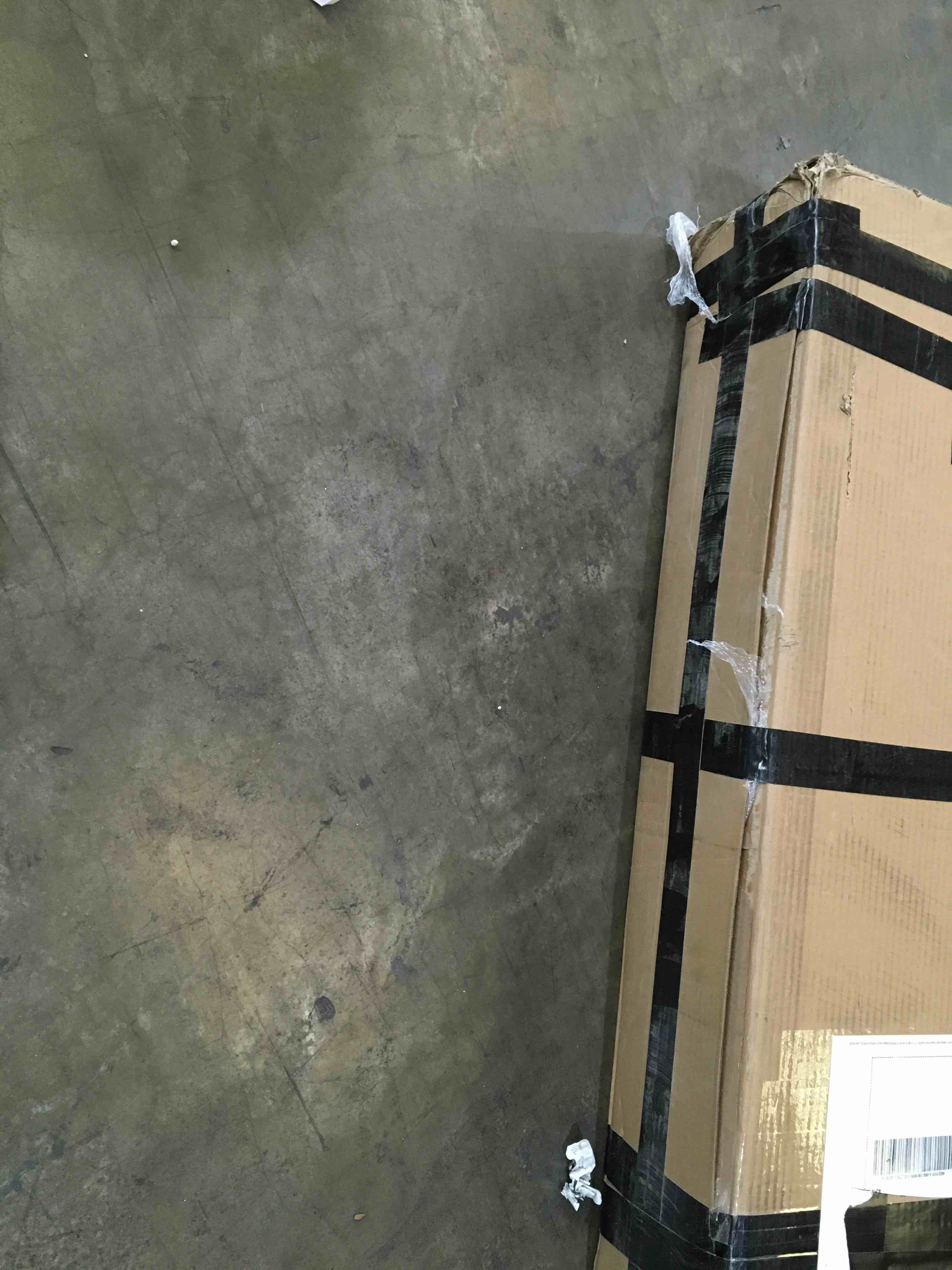 https://s3.amazonaws.com/lotting-images-prod/bidfta/RED5959458_1713888071335.jpeg