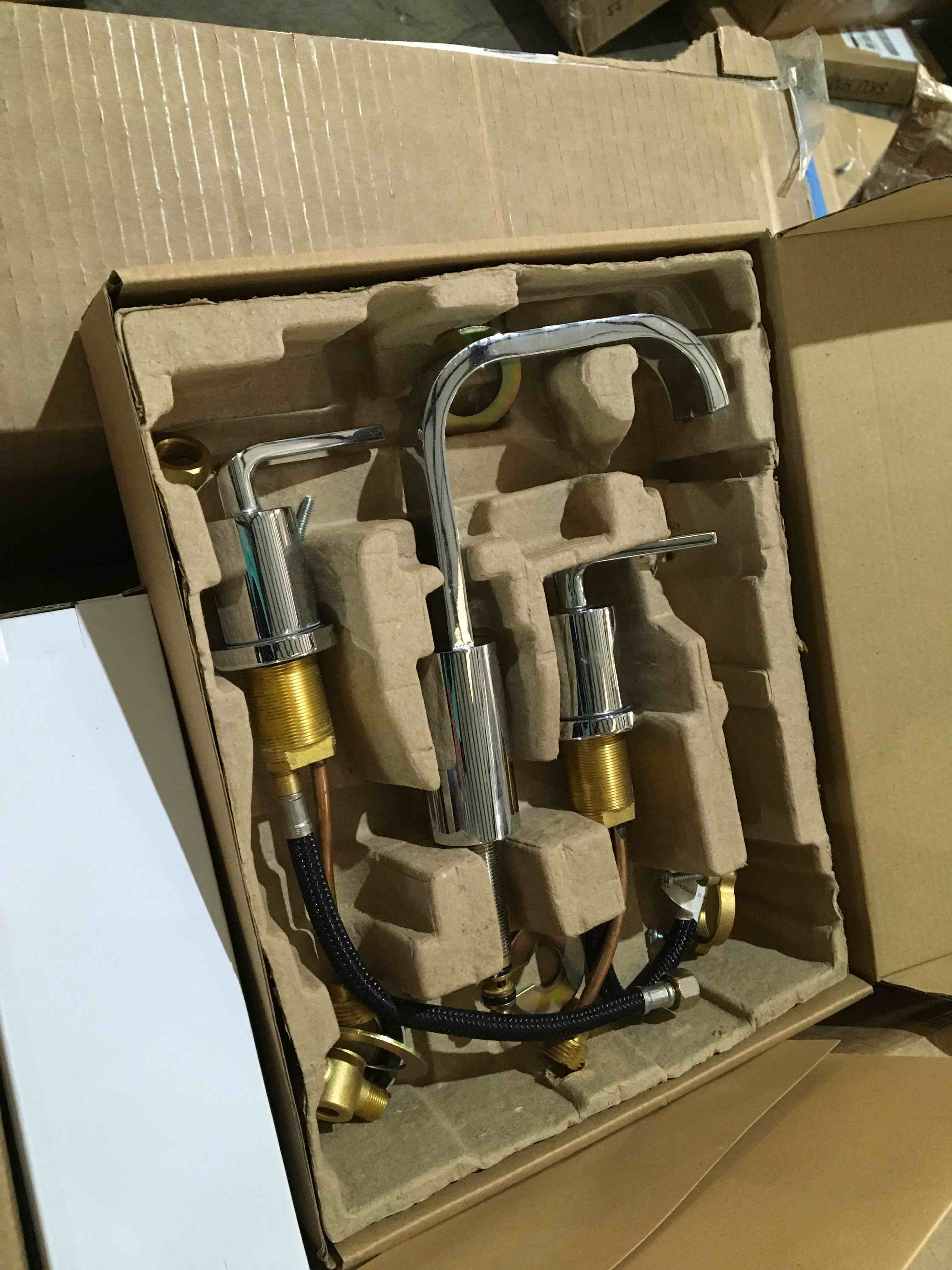 https://s3.amazonaws.com/lotting-images-prod/bidfta/RED5959798_1714567342485.jpeg