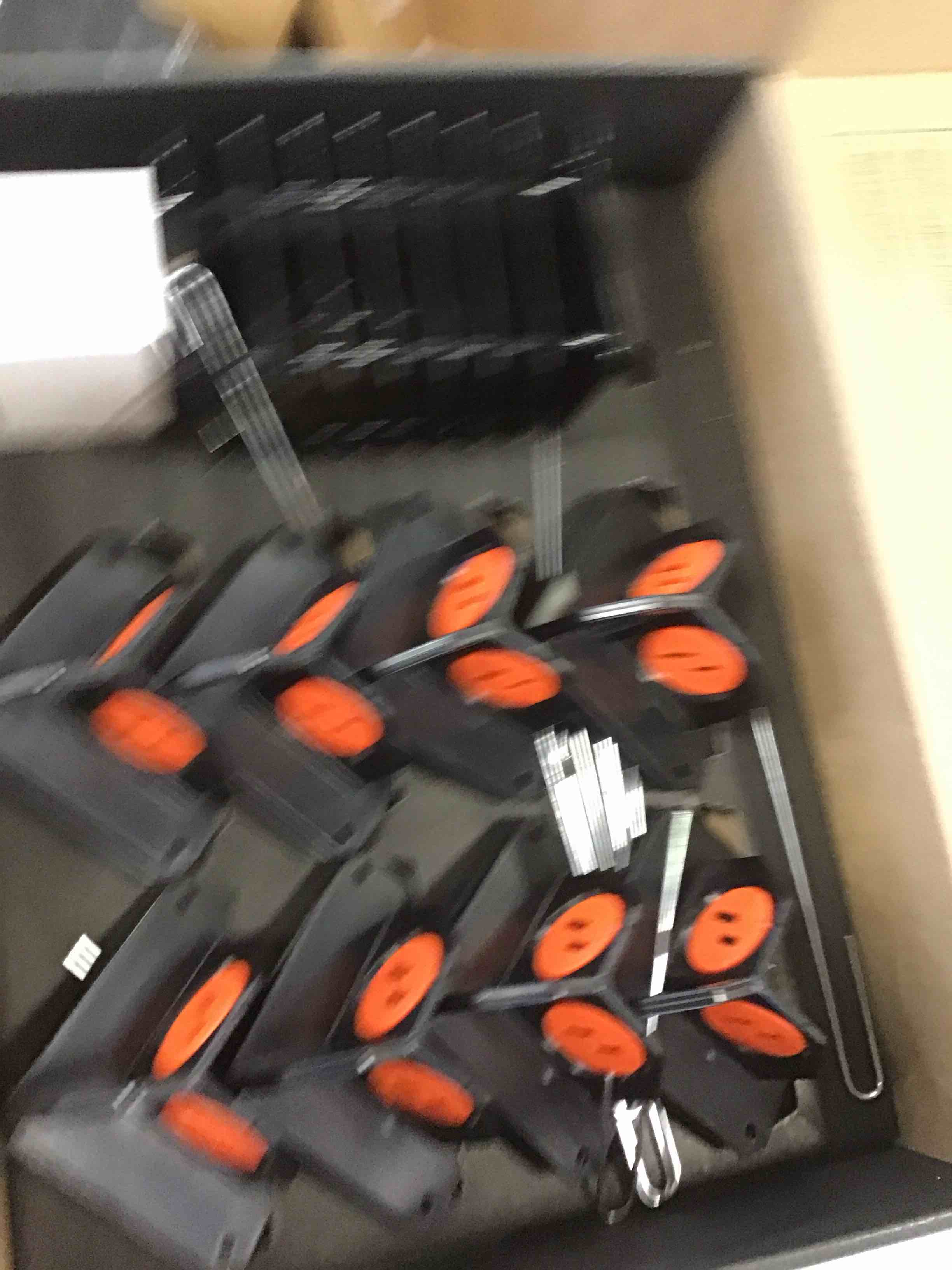 https://s3.amazonaws.com/lotting-images-prod/bidfta/RED5960040_1707225364673.jpeg