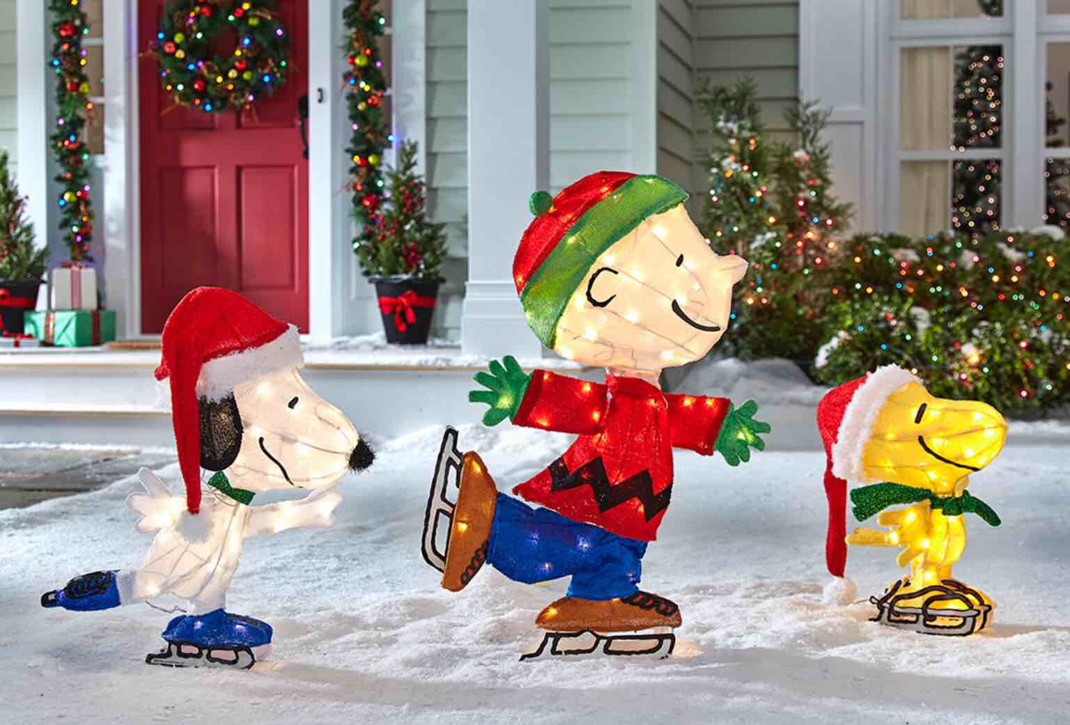 The Illuminated Peanuts Ice Skating Trio 00