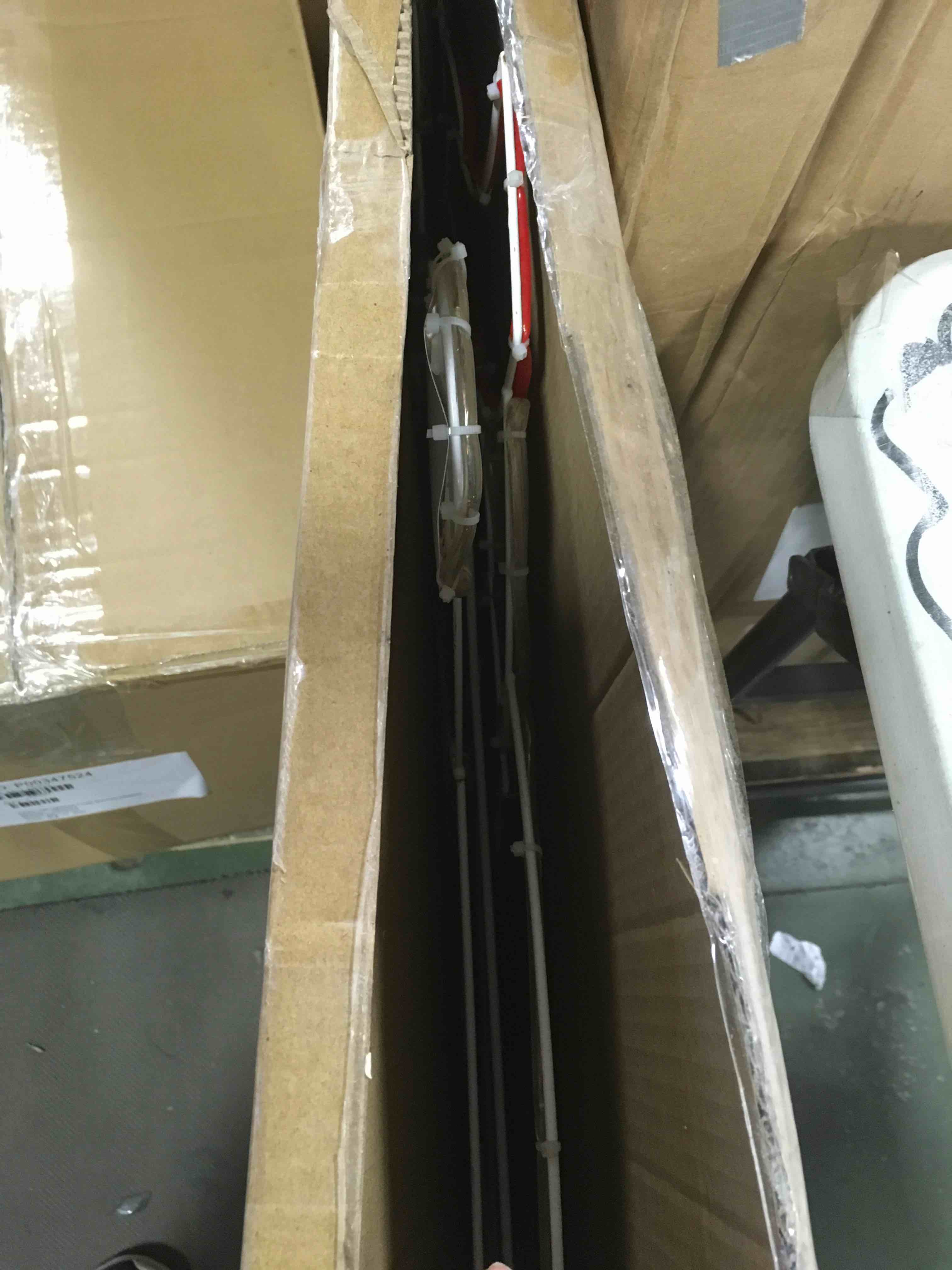 https://s3.amazonaws.com/lotting-images-prod/bidfta/RED5961140_1707740993098.jpeg