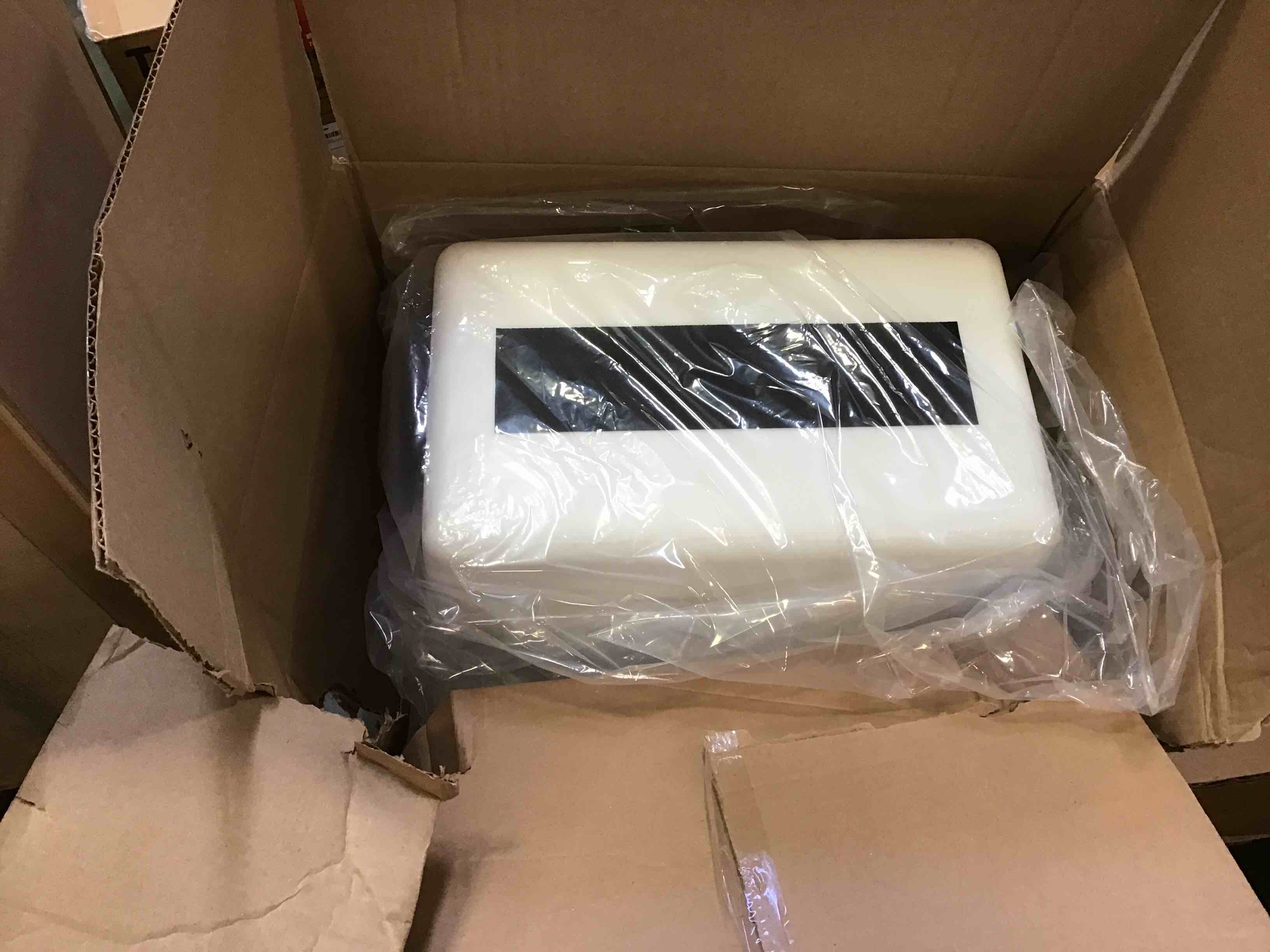 https://s3.amazonaws.com/lotting-images-prod/bidfta/RED5961308_1707761979552.jpeg