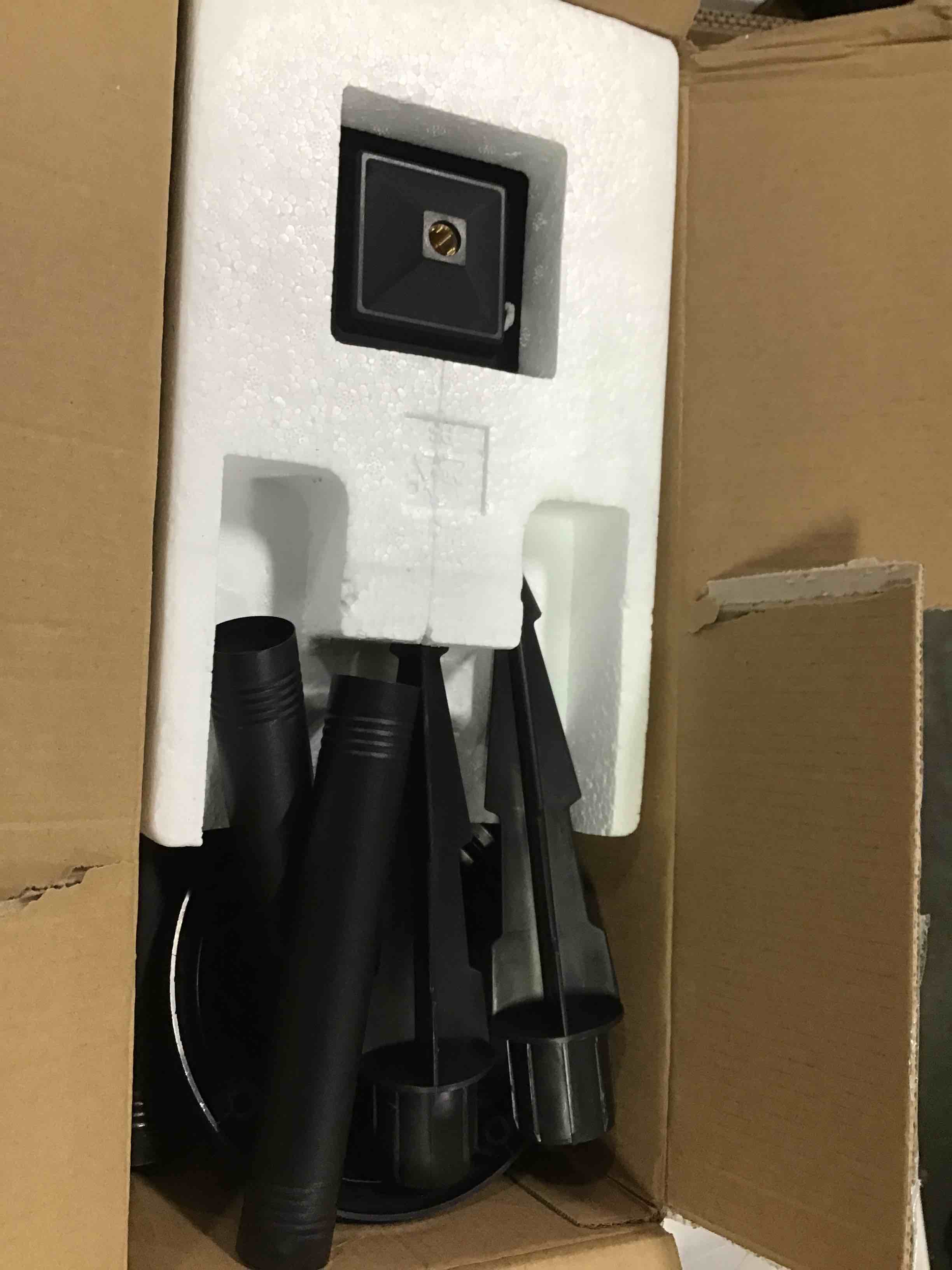 https://s3.amazonaws.com/lotting-images-prod/bidfta/RED5961440_1707827044677.jpeg