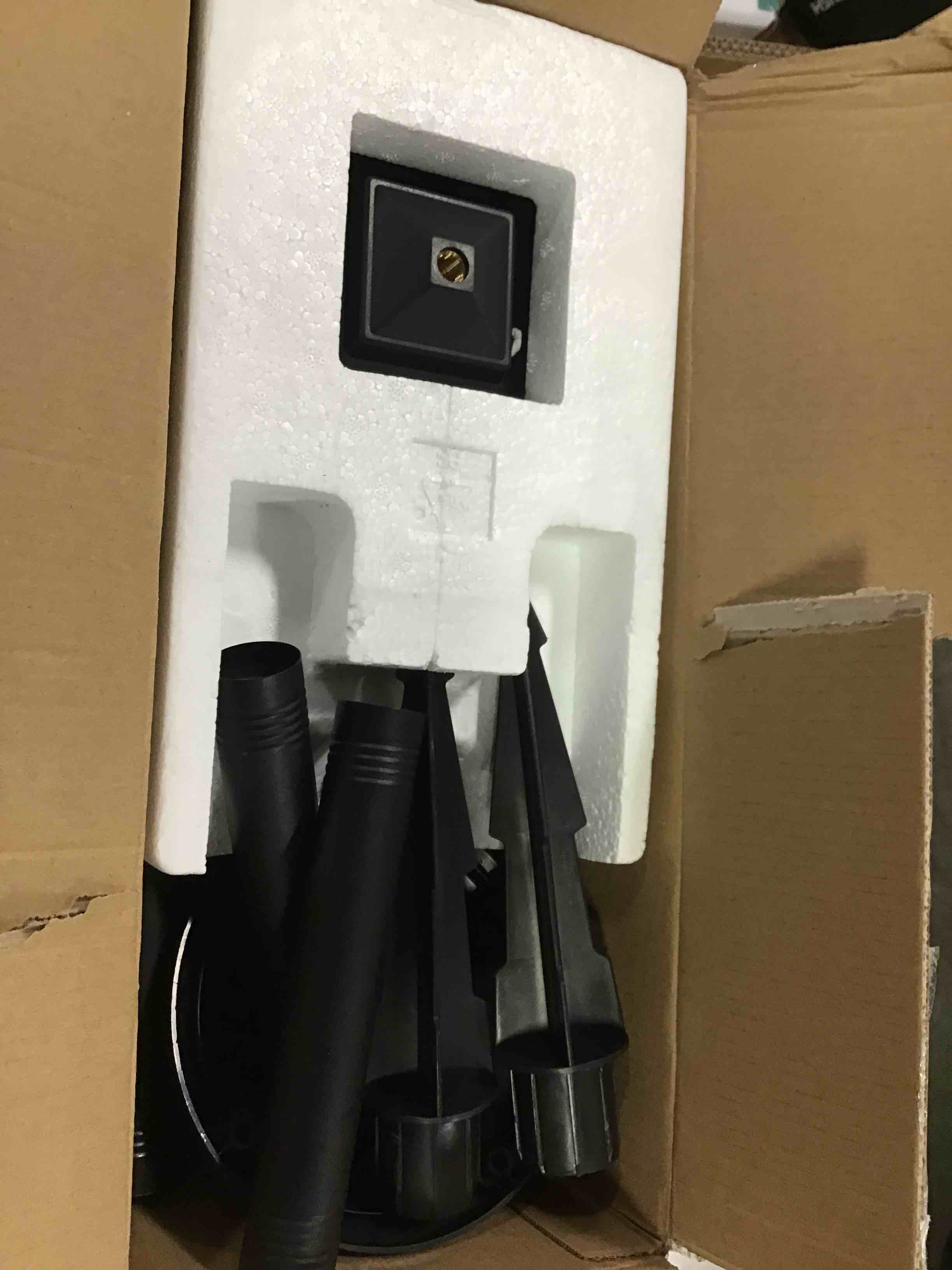 https://s3.amazonaws.com/lotting-images-prod/bidfta/RED5961440_1707827045663.jpeg