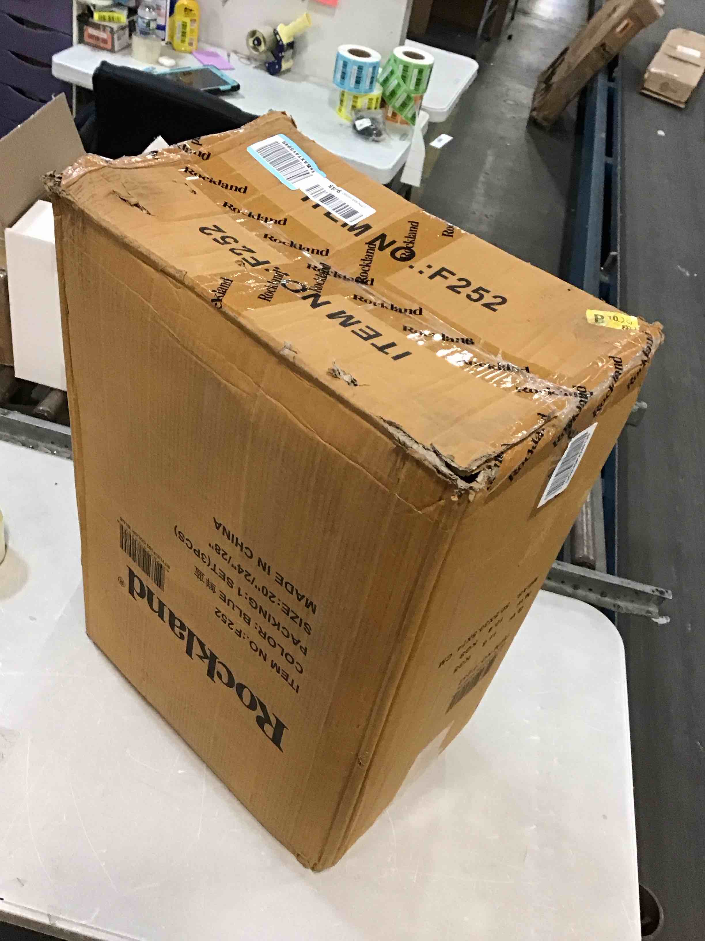 https://s3.amazonaws.com/lotting-images-prod/bidfta/RED5961441_1706977221454.jpeg