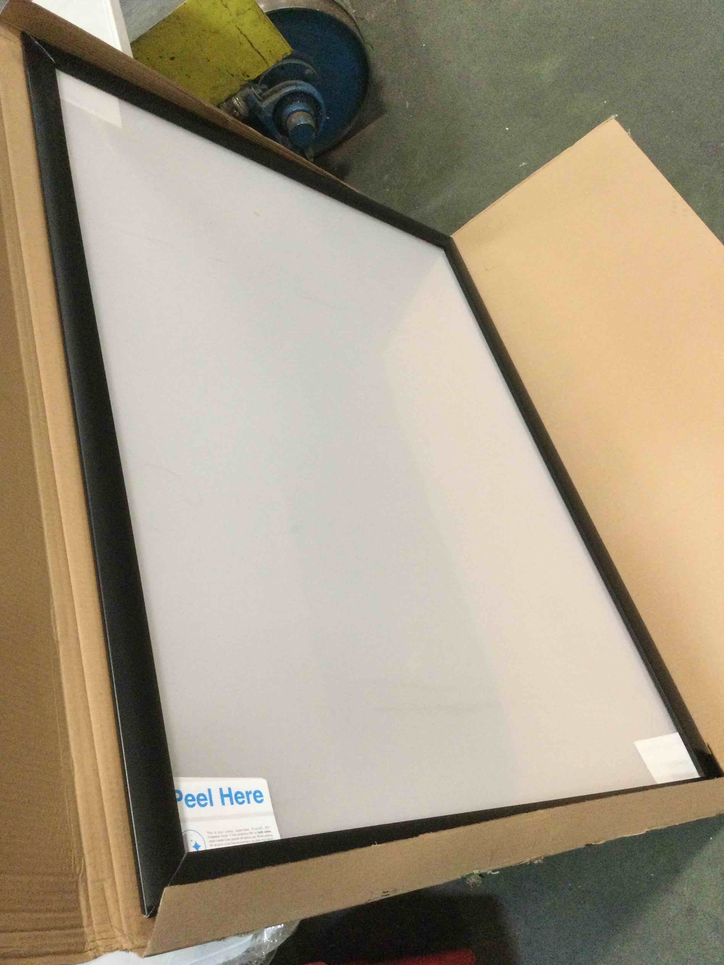 https://s3.amazonaws.com/lotting-images-prod/bidfta/RED5961503_1706988050511.jpeg